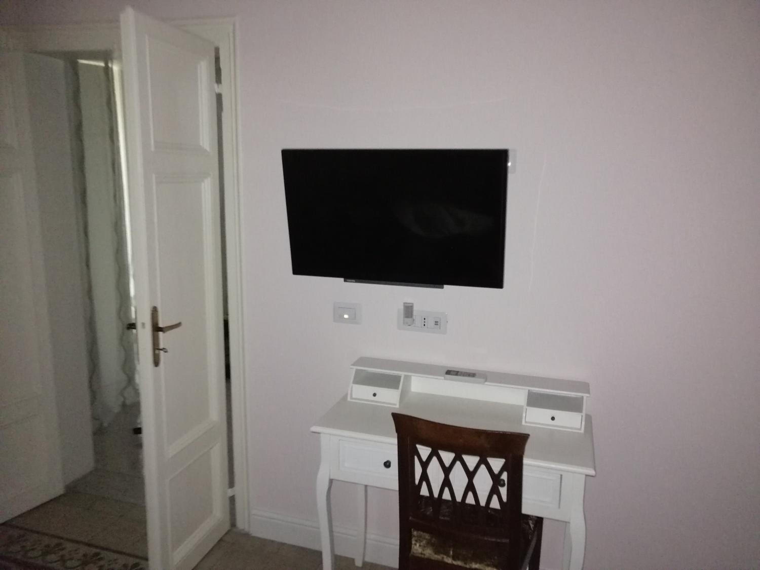 One-Bedroom House photo 1