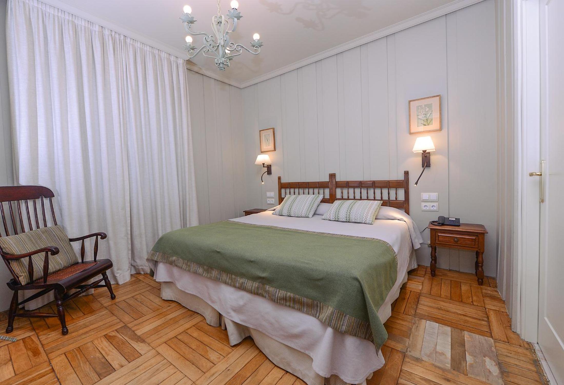 Double Room - Photo 10