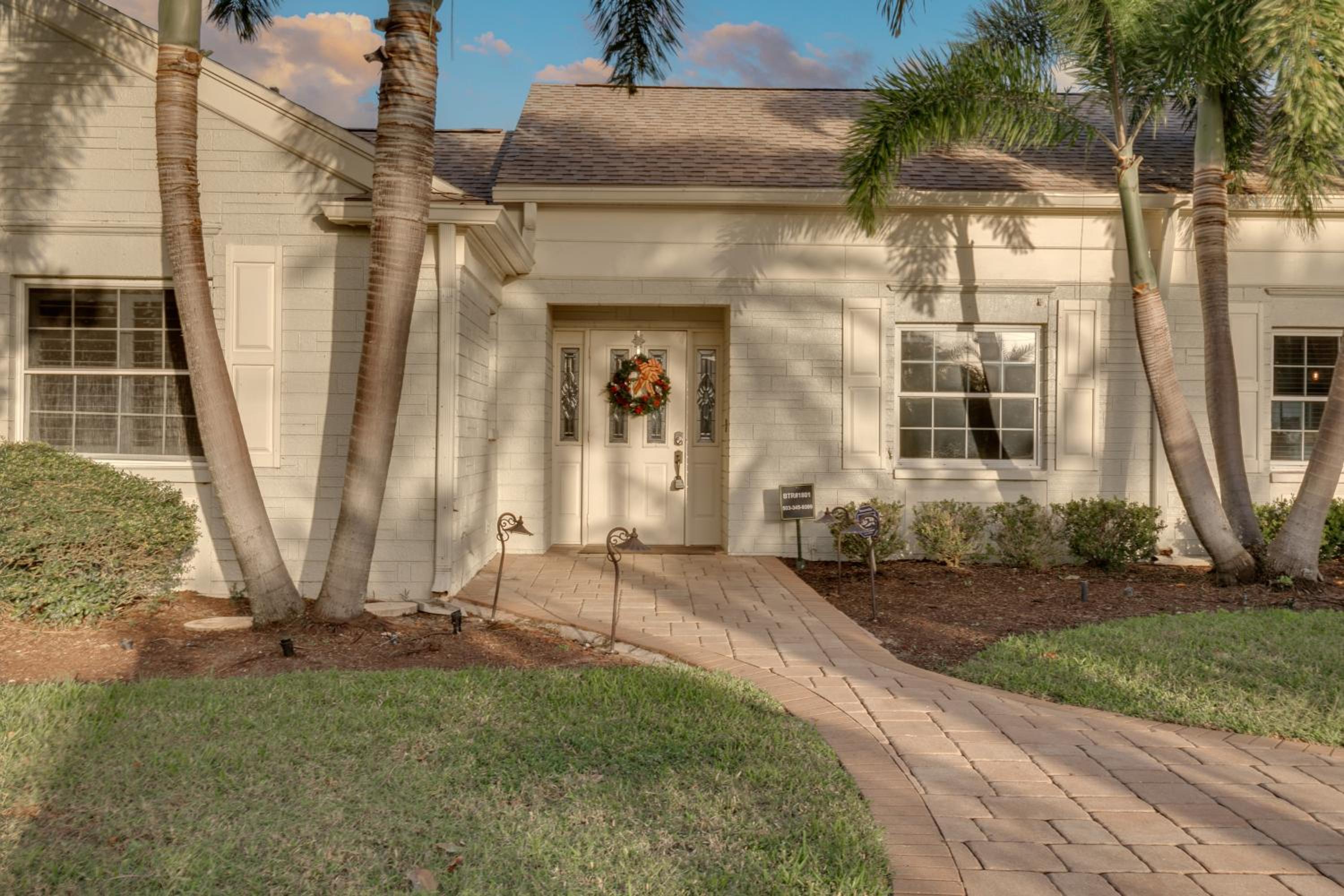 Four-Bedroom House photo 2