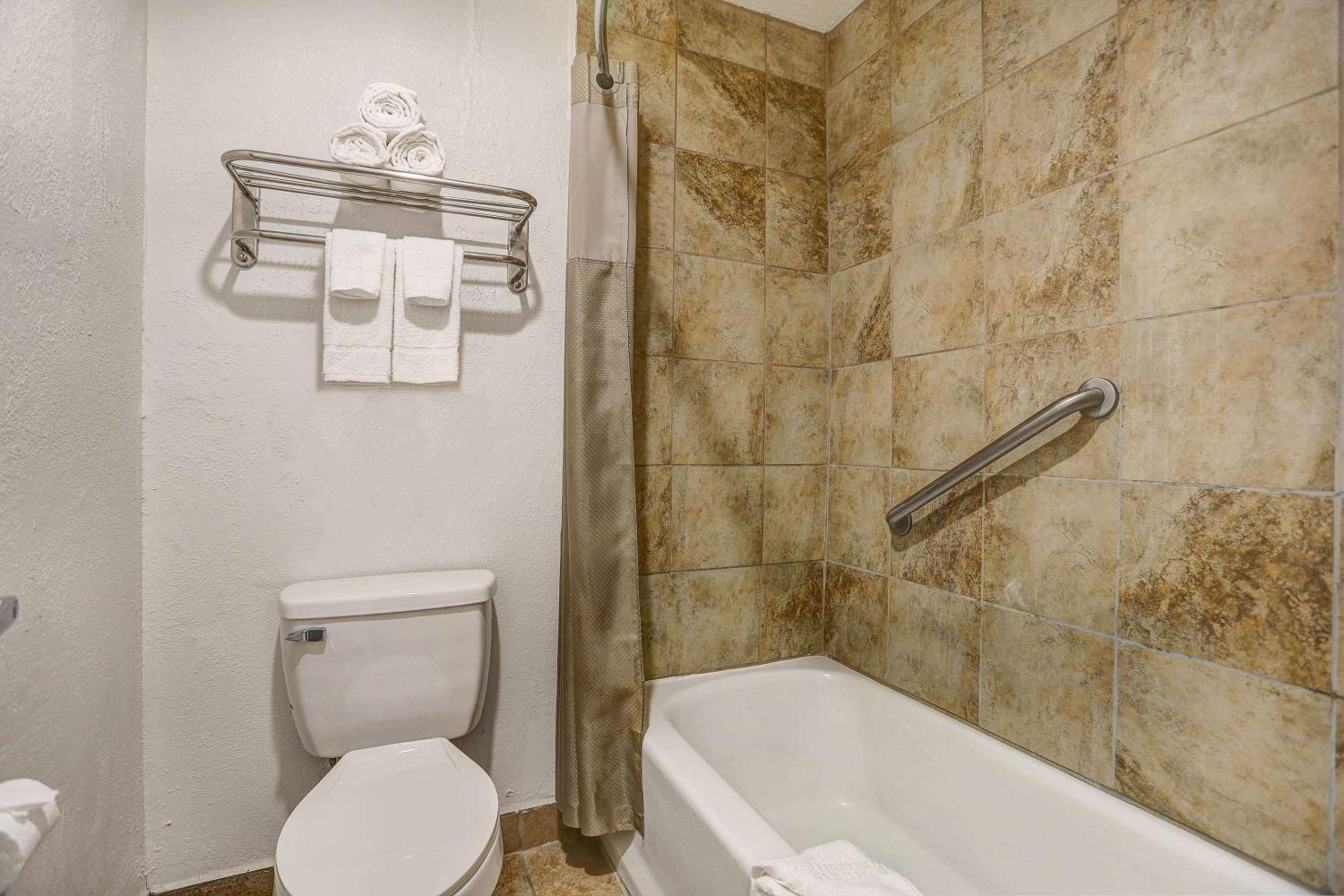 King Room - Disability Access - Non-Smoking