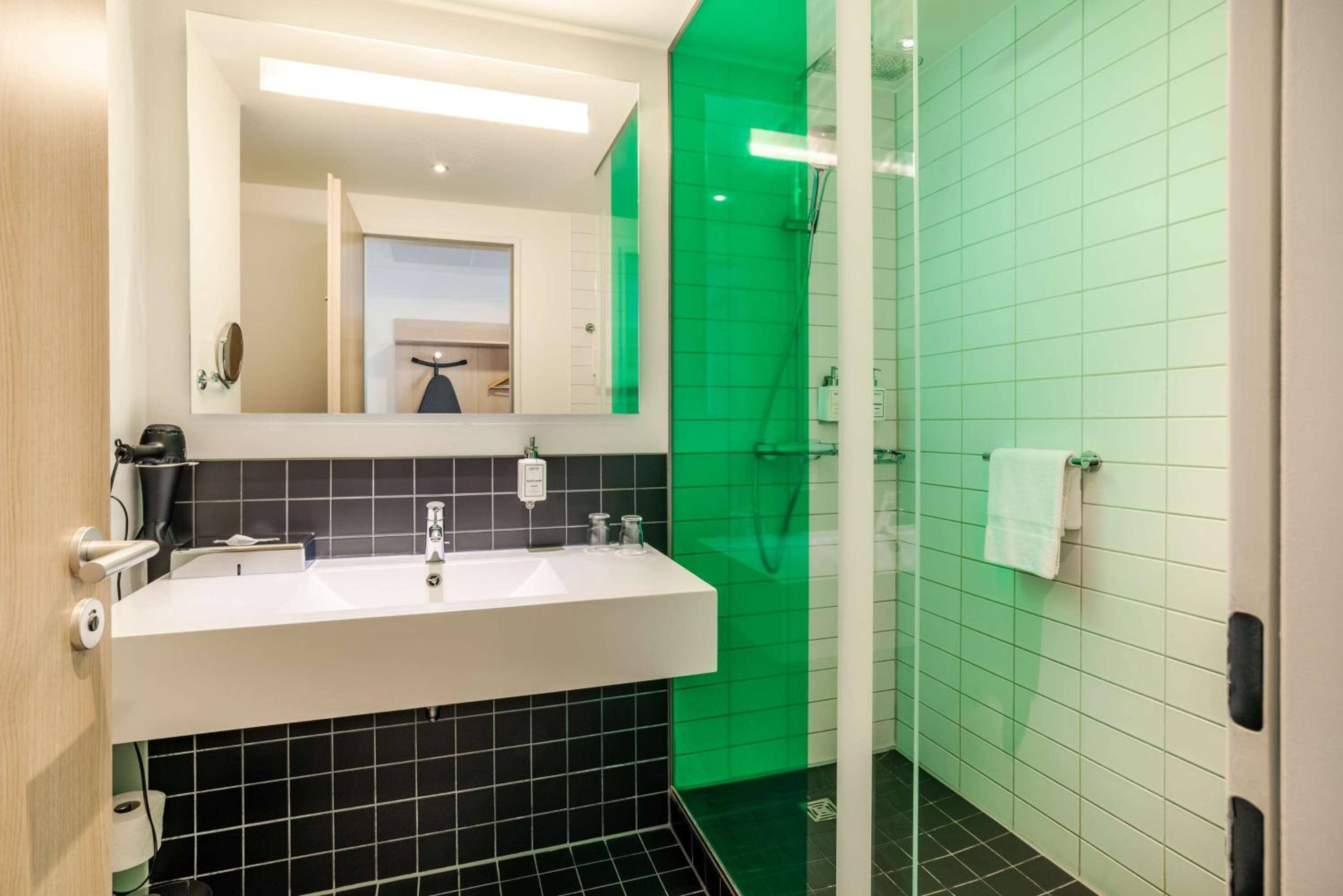 Superior Room - High Floor - Photo 5
