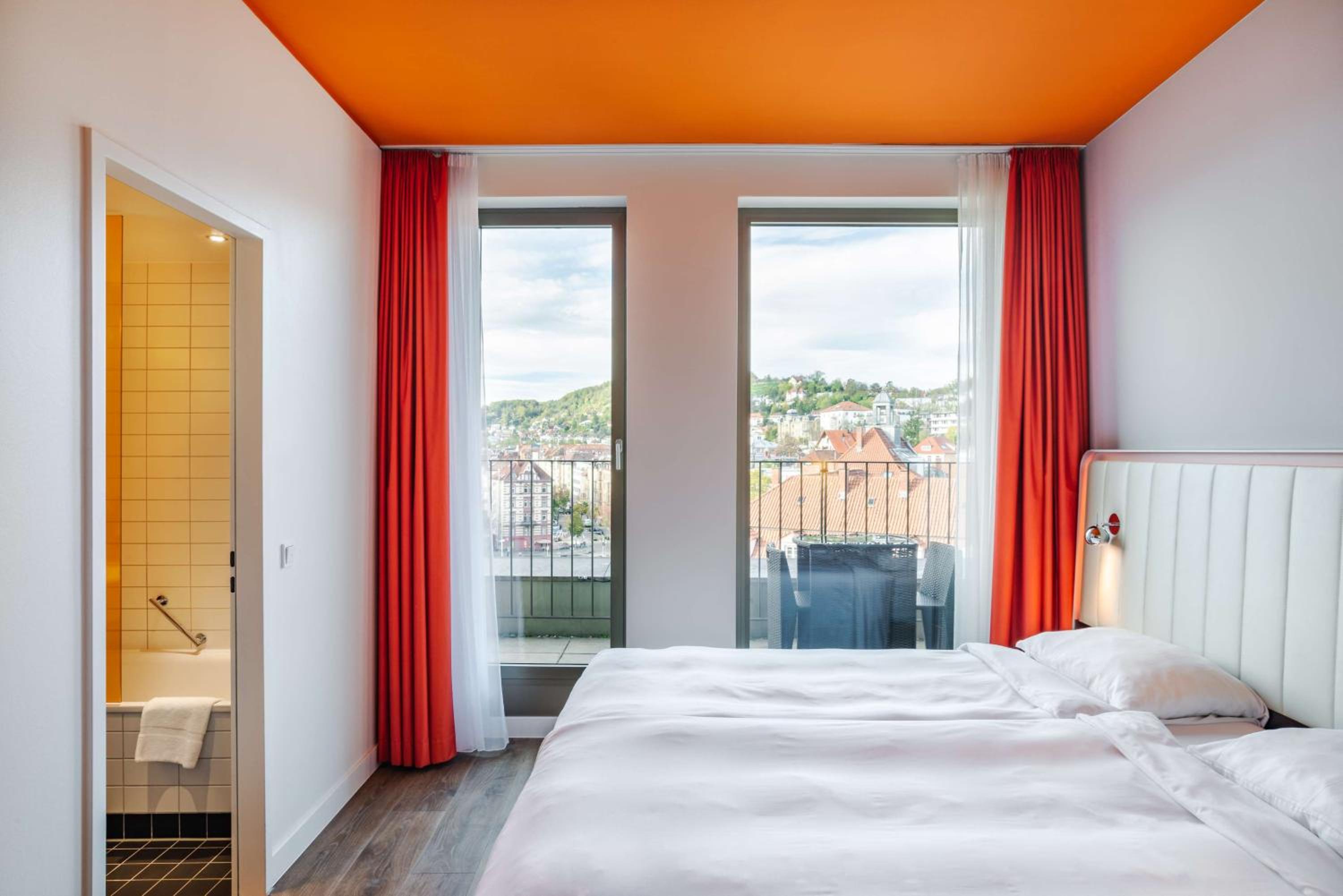 Superior Room with Balcony - Photo 3