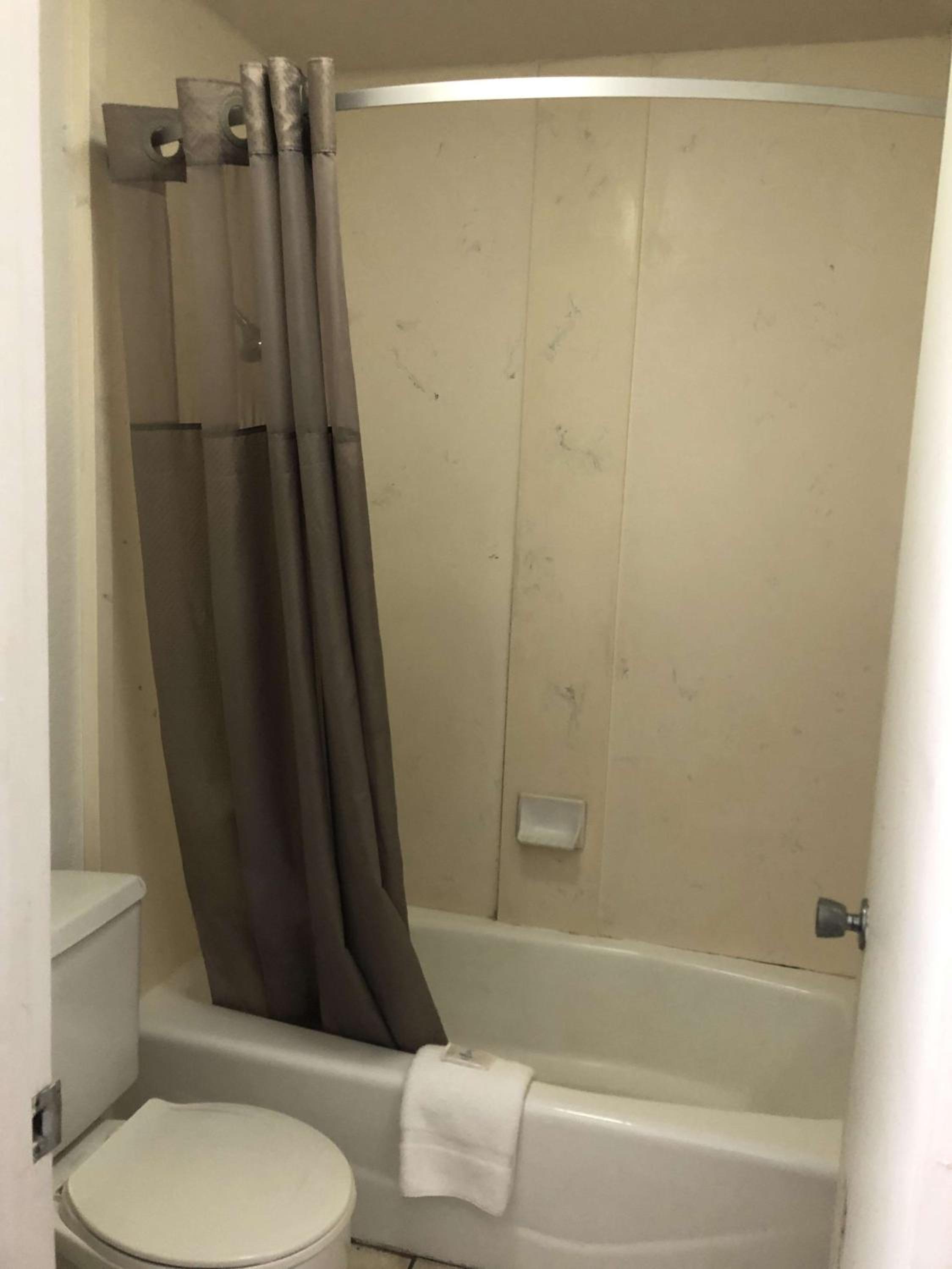 King Room - Non-Smoking - Photo 3
