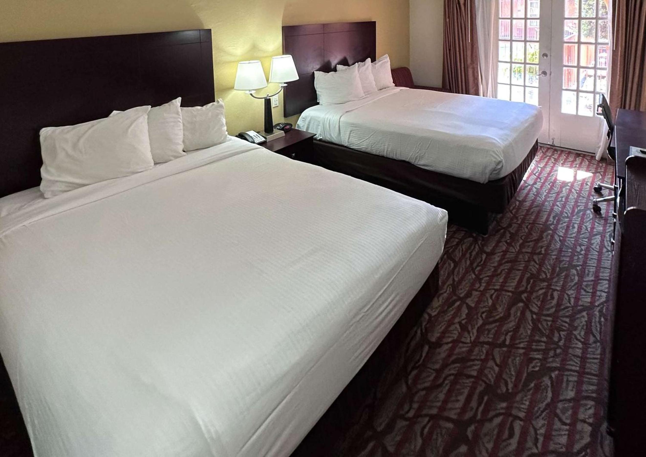 Queen Room with Two Queen Beds - Disability Access - Non-Smoking photo 2
