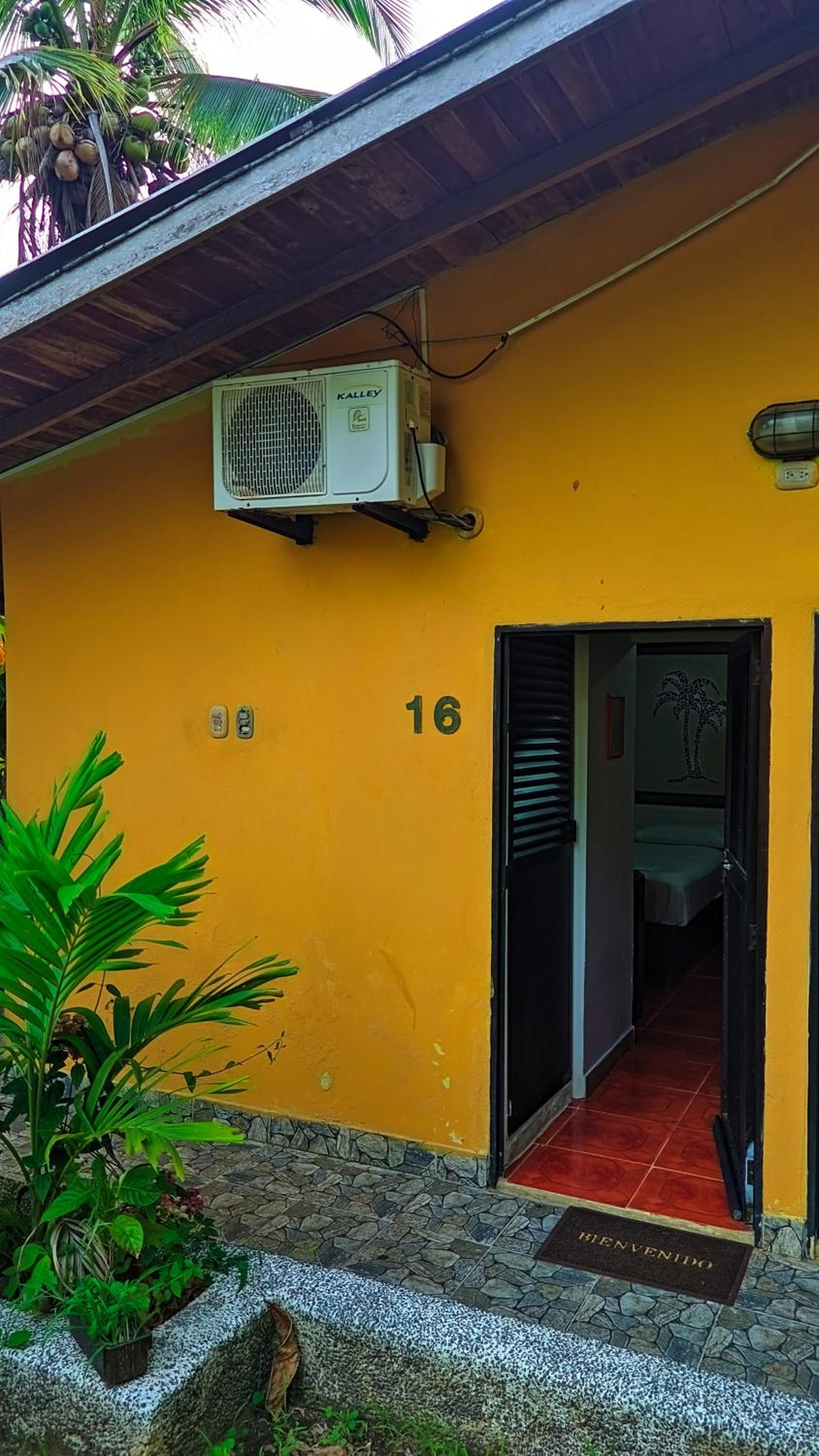 Double Room With Private Bathroom photo 2