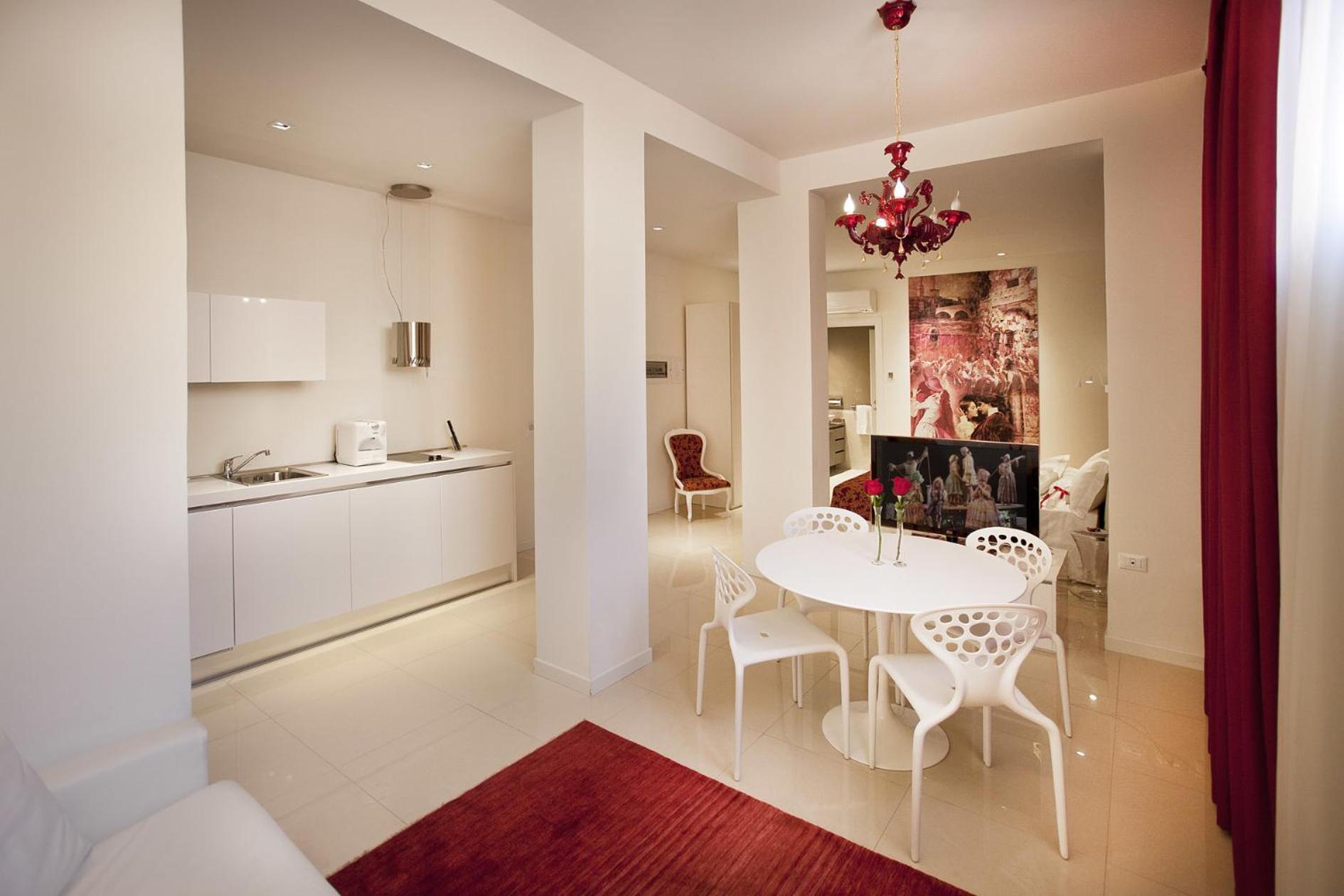 Superior Studio with Balcony - Photo 12
