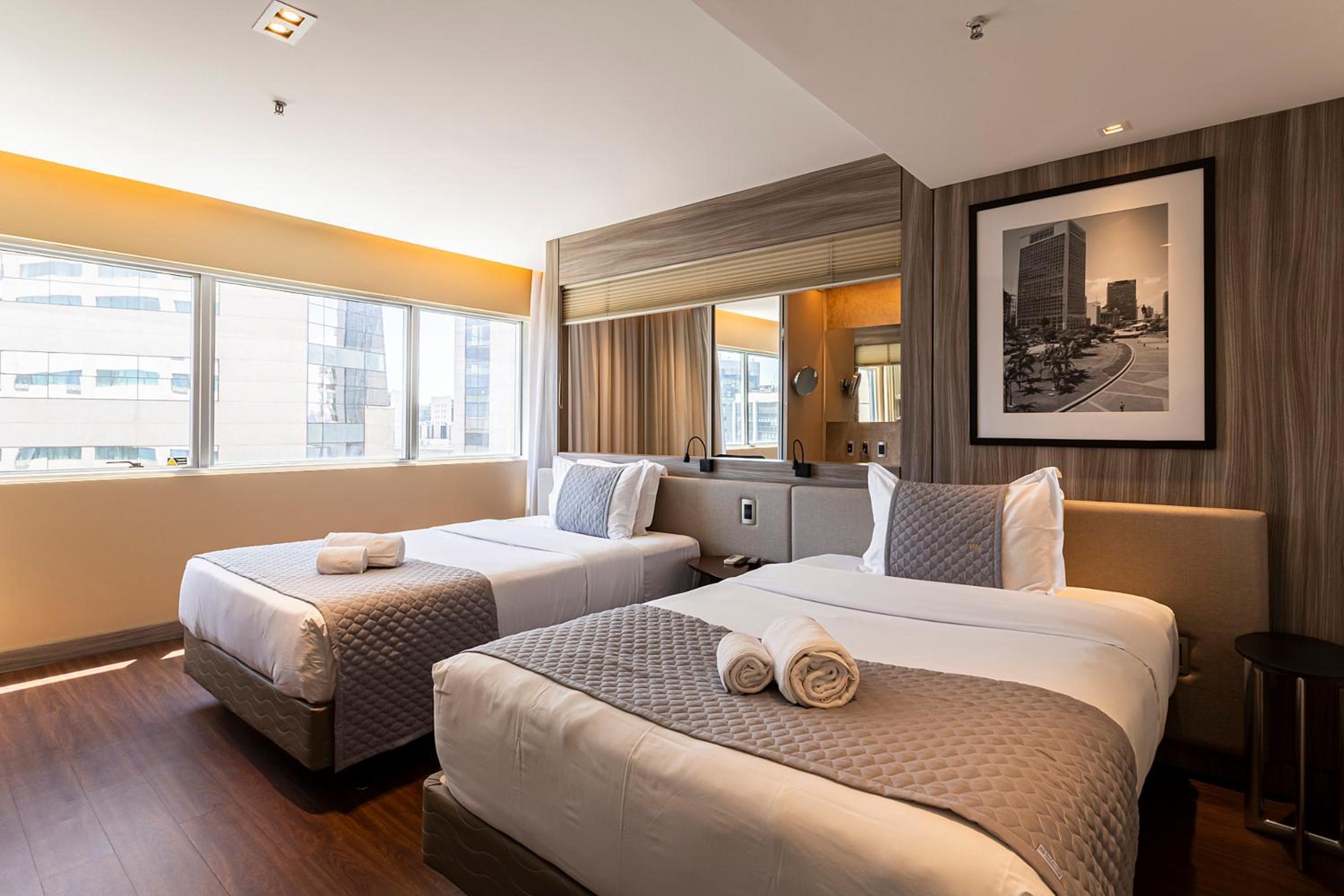 Deluxe King Room - Photo 6