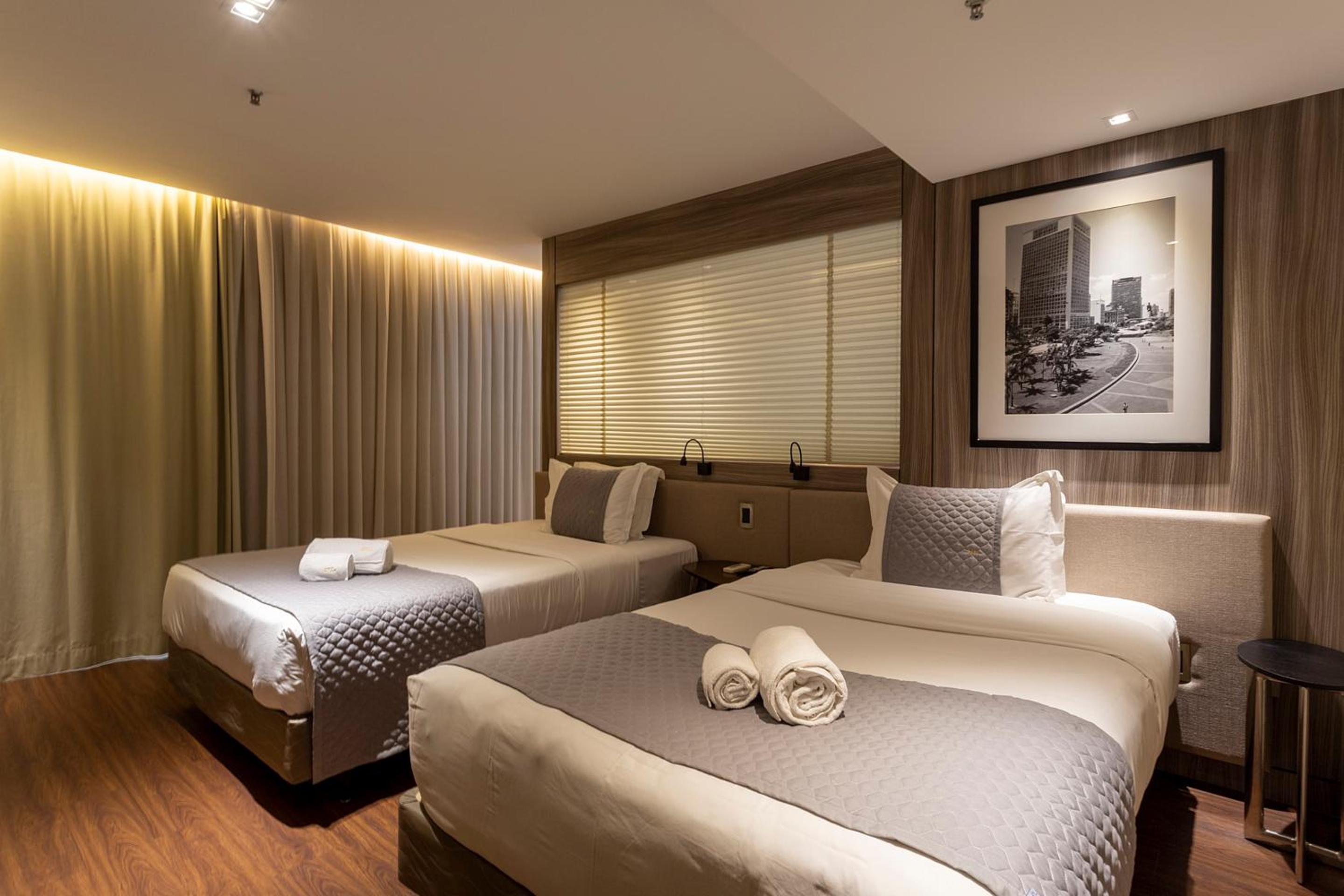 Deluxe King Room - Photo 4