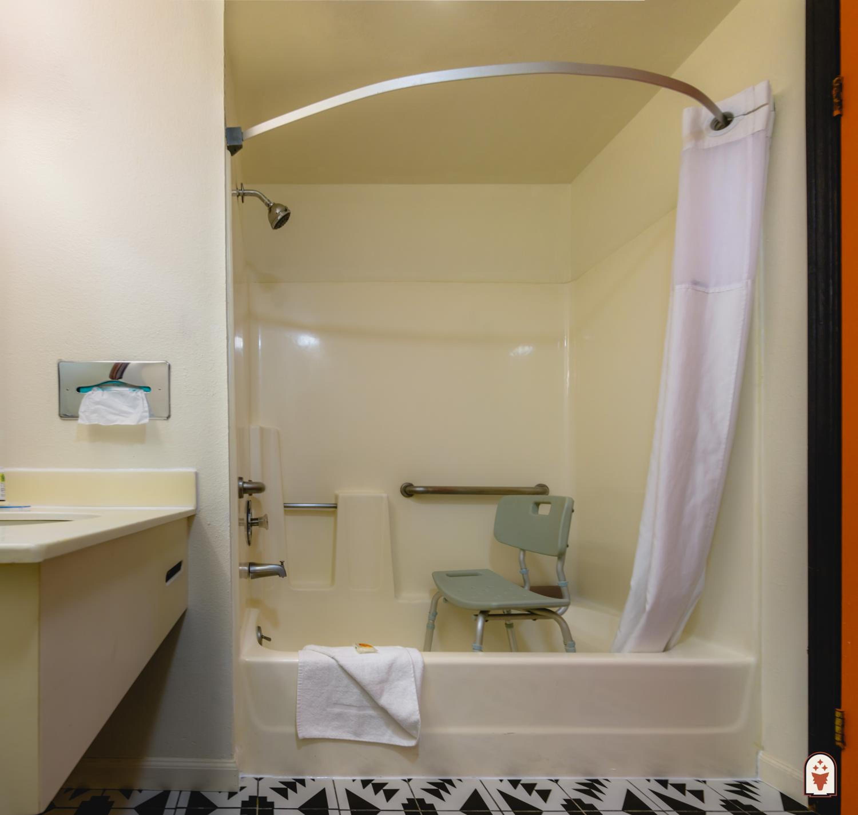 Double Room - Disability Access - Photo 11