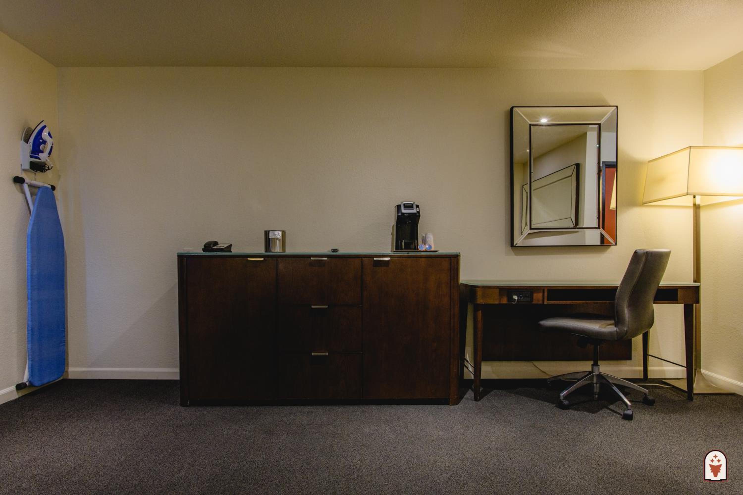 Suite - Photo 8
