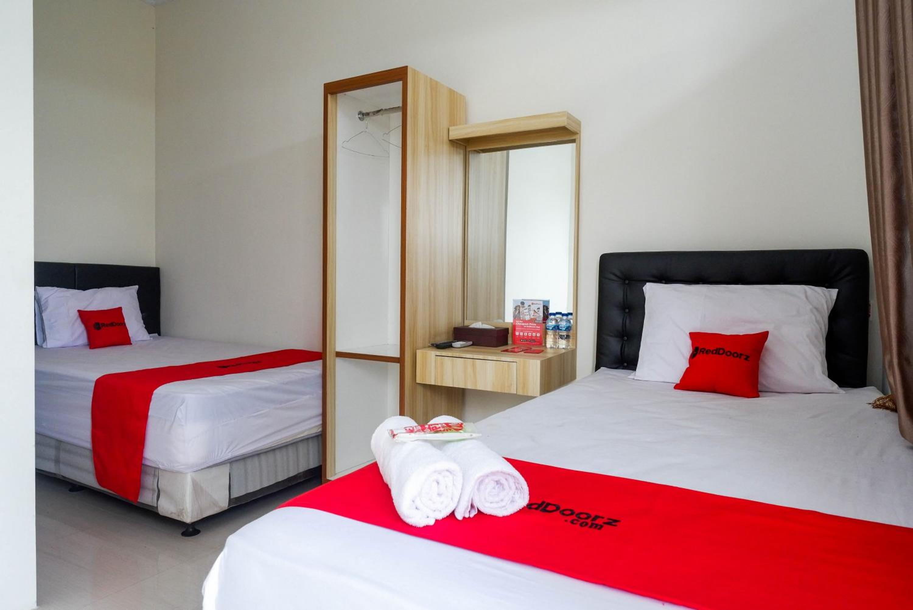 Twin Room - Photo 2