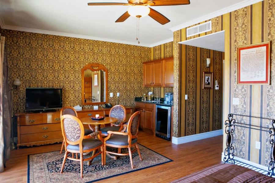 Premium King Room