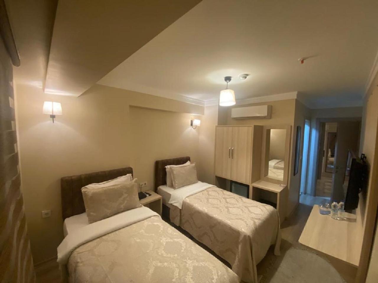 Standard Twin Room photo 2