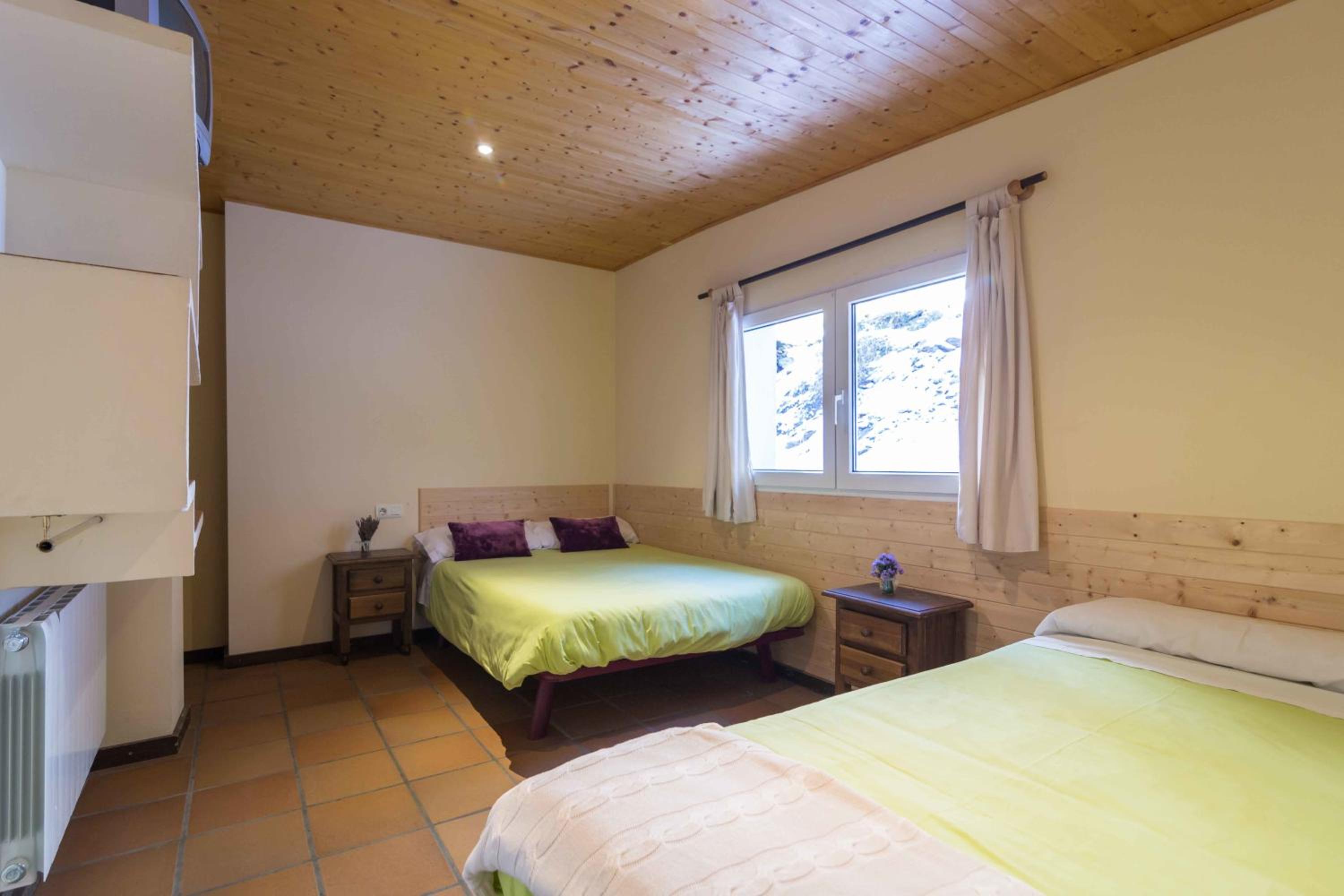 Habitación doble (2 adultos + 1 niño)