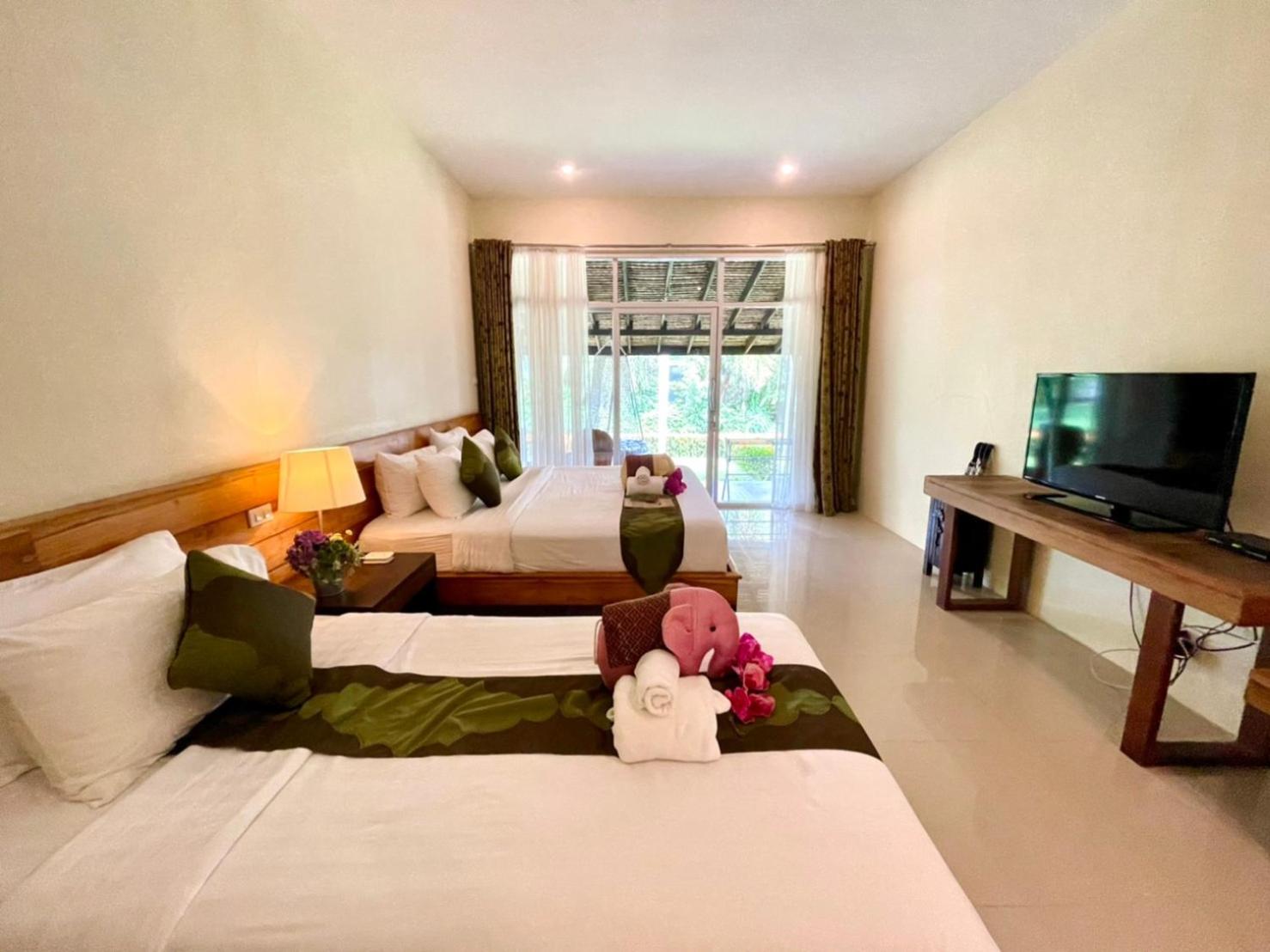Deluxe Triple Room with Lagoon View photo 2
