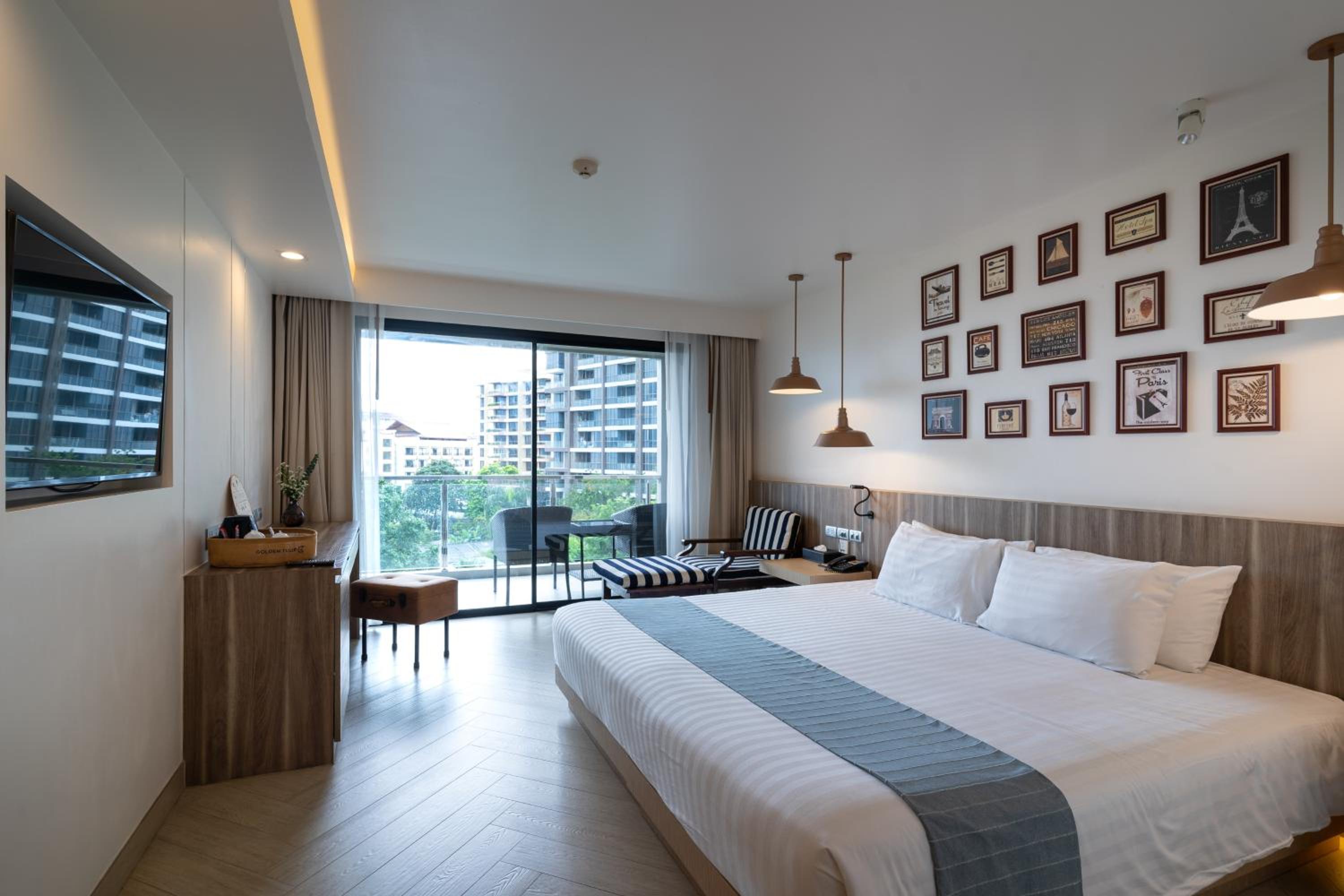 Superior King Room