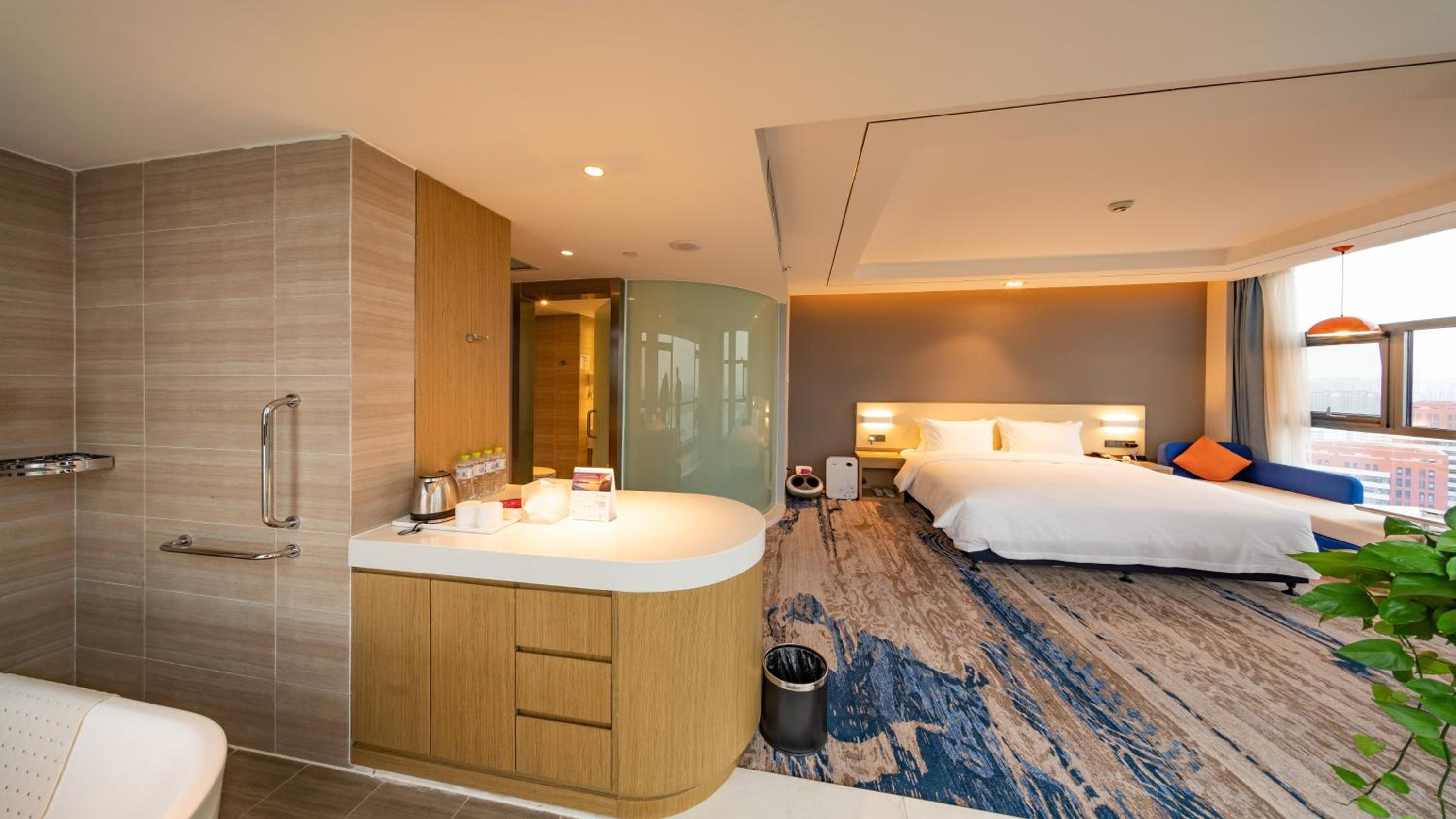 1 King bed superior room river view  photo 1