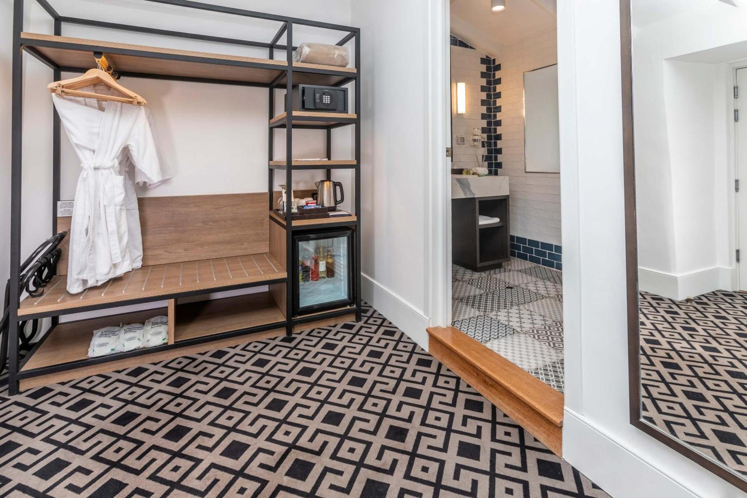 Superior Triple Room photo 3
