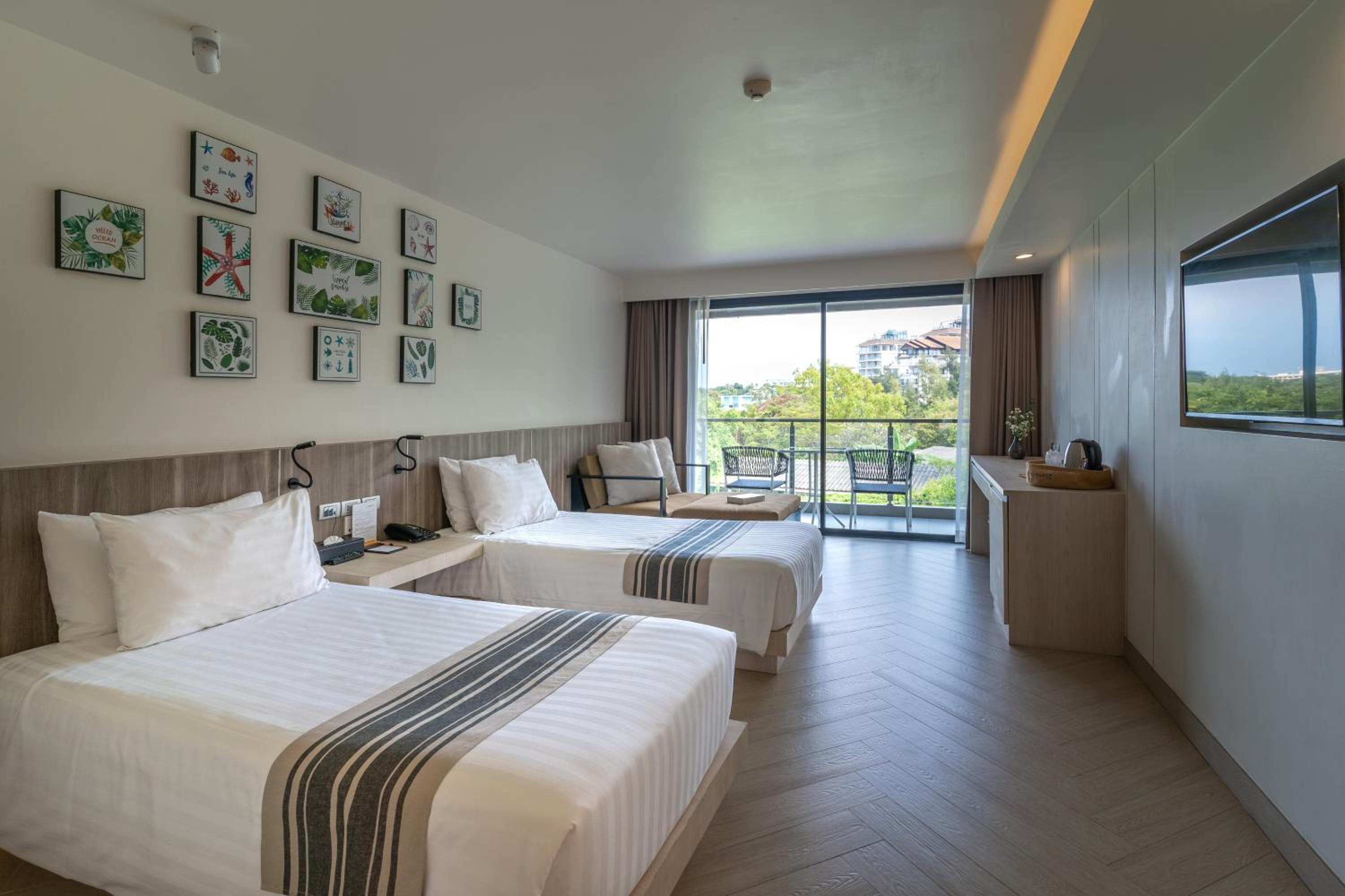 Deluxe Twin Room
