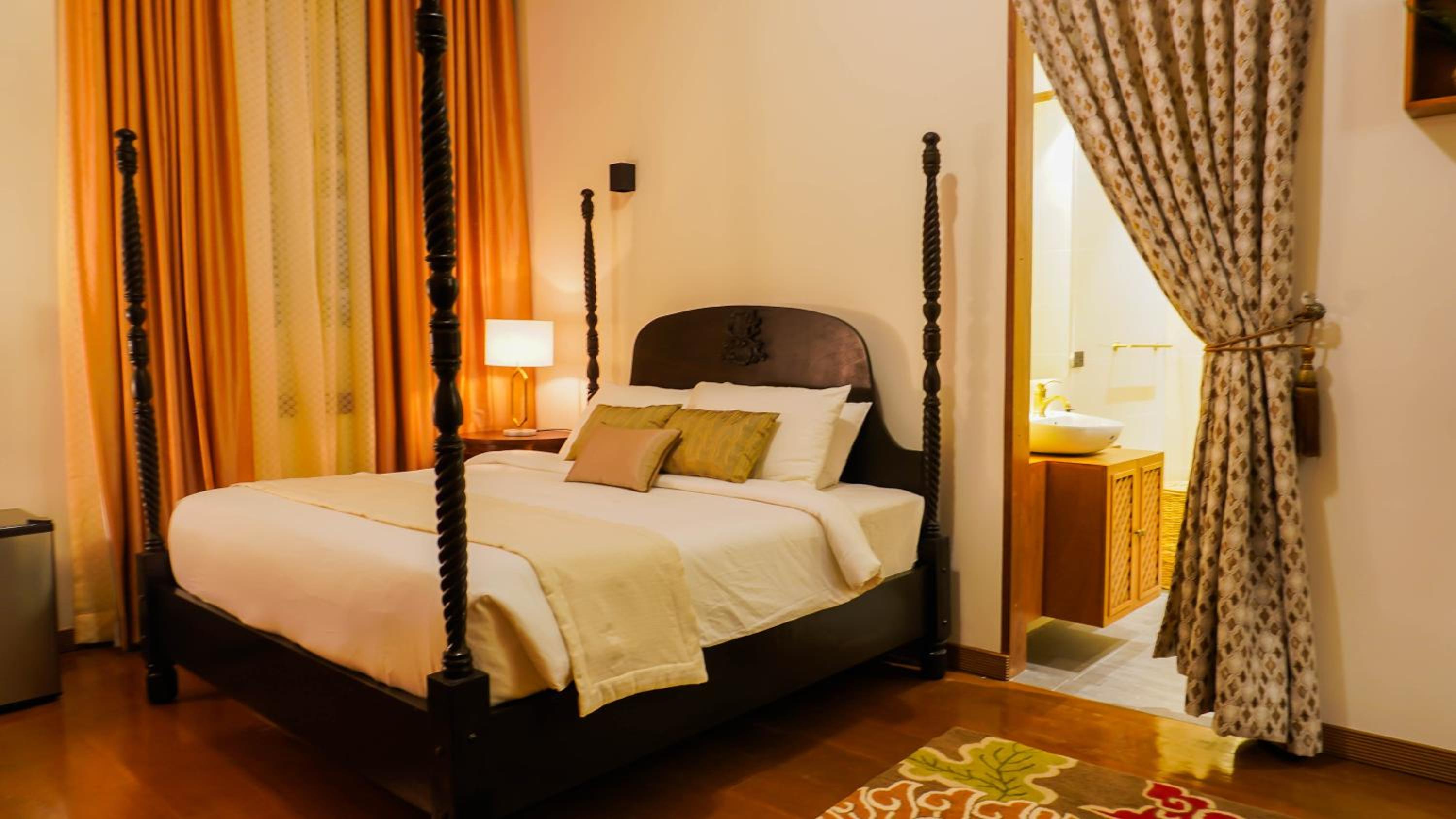 Luxury King Room photo 1