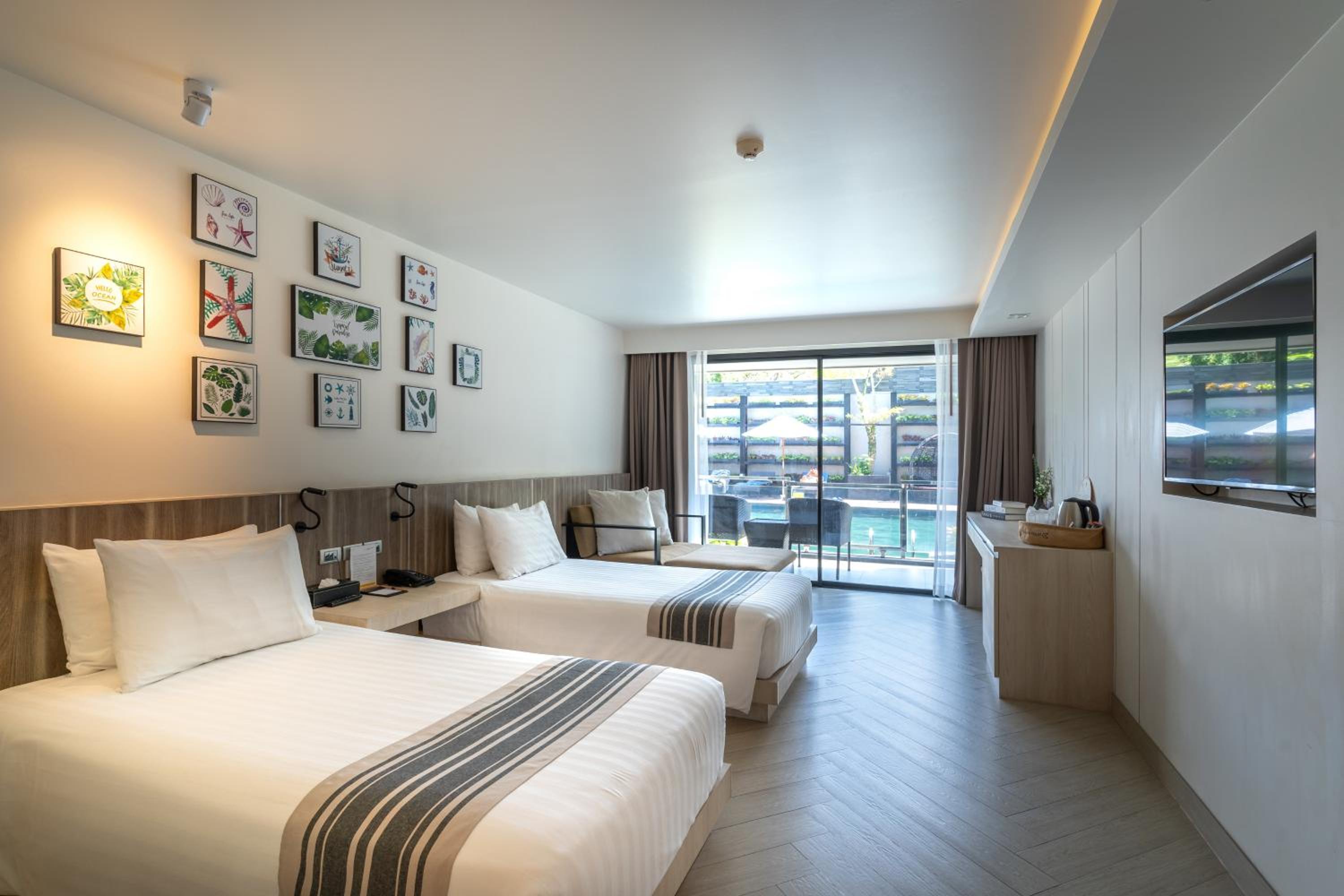 Twin Room with Pool Access