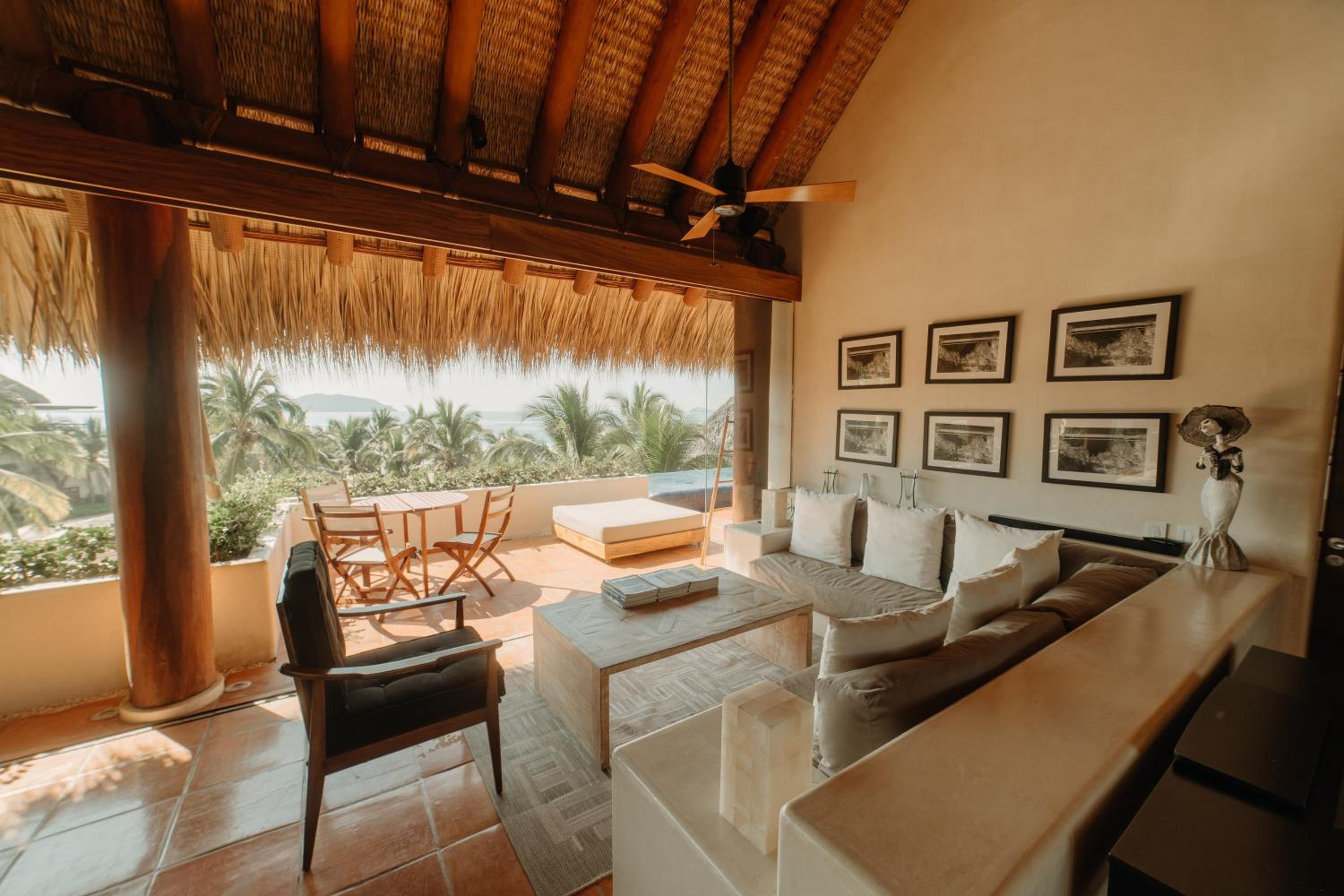 Superior Suite with Sea View photo 3