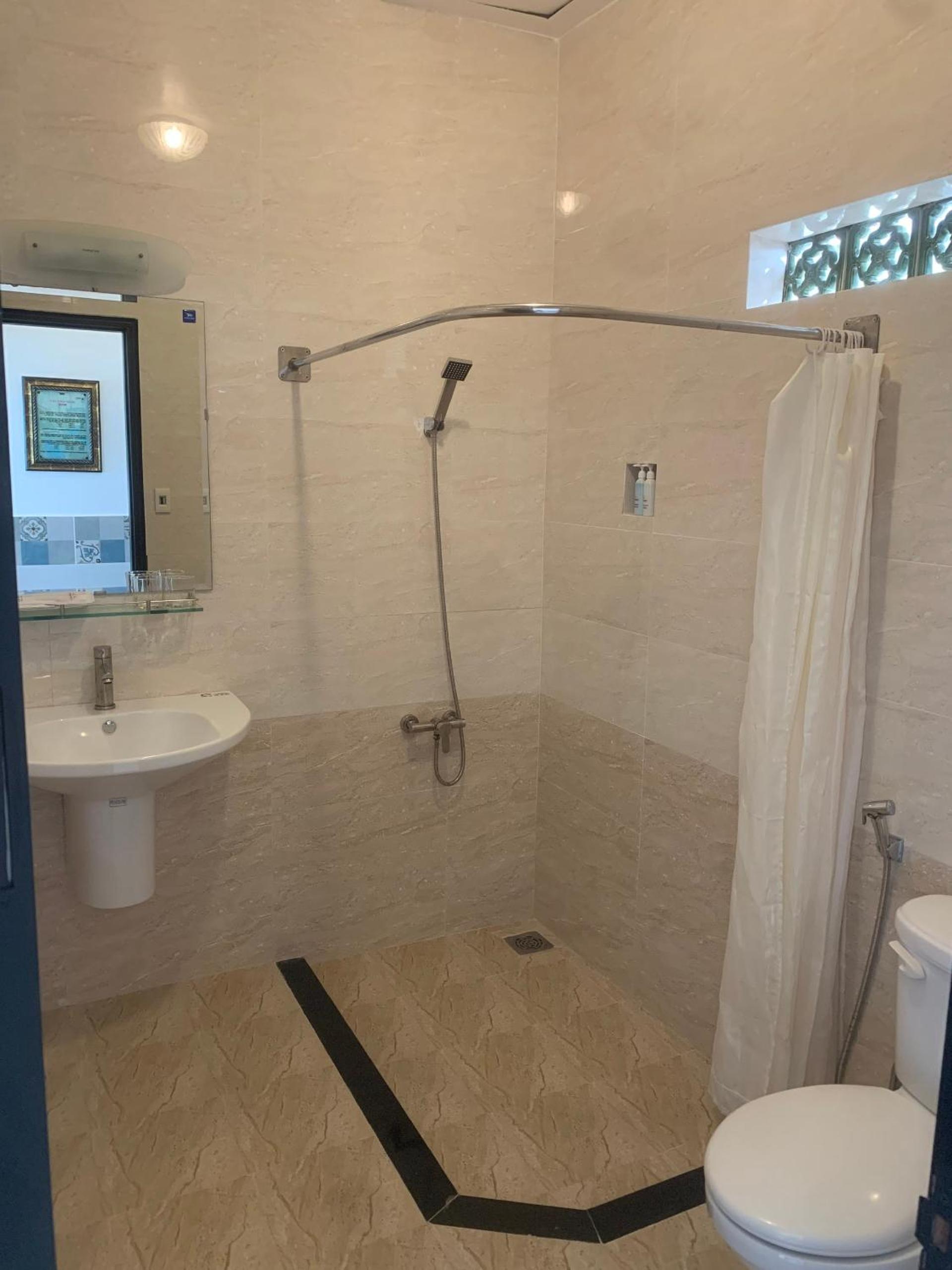 Standard Double or Twin Room photo 3
