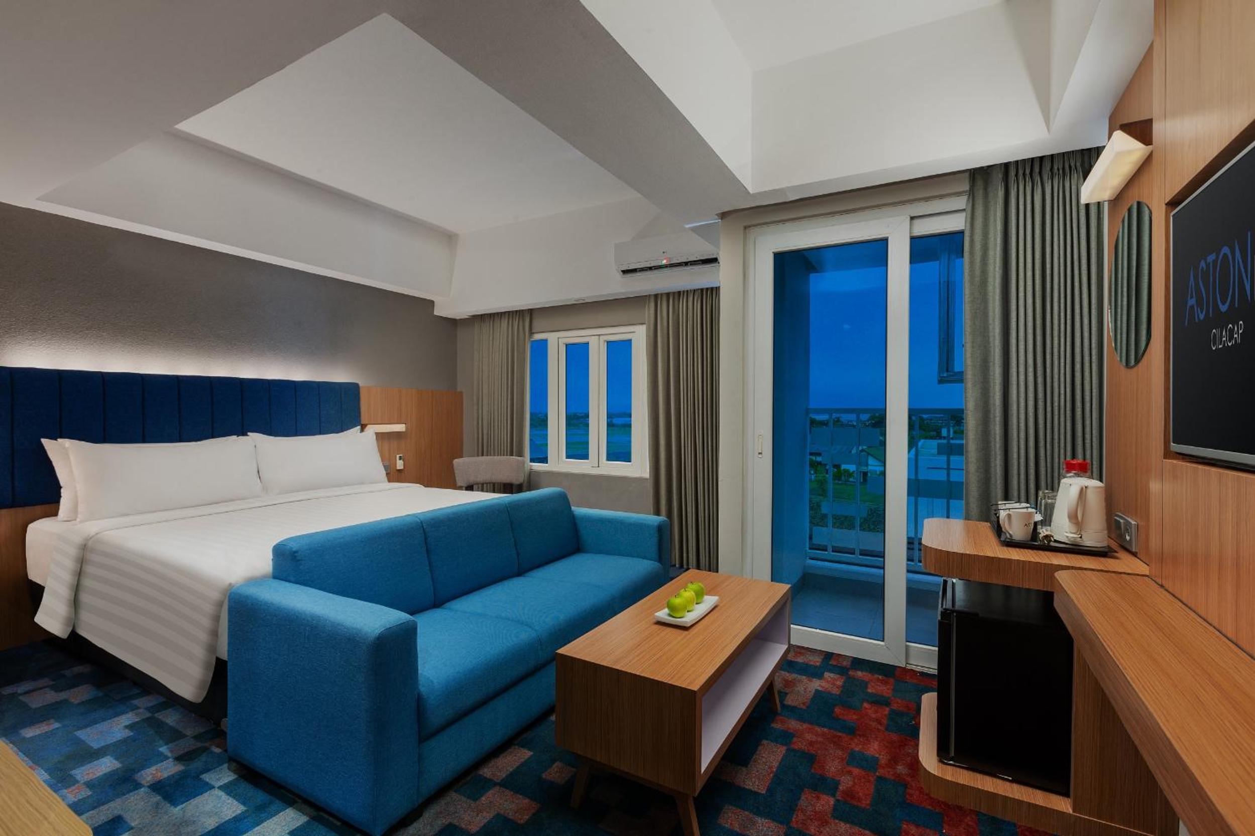 Executive Balcony - Photo 1