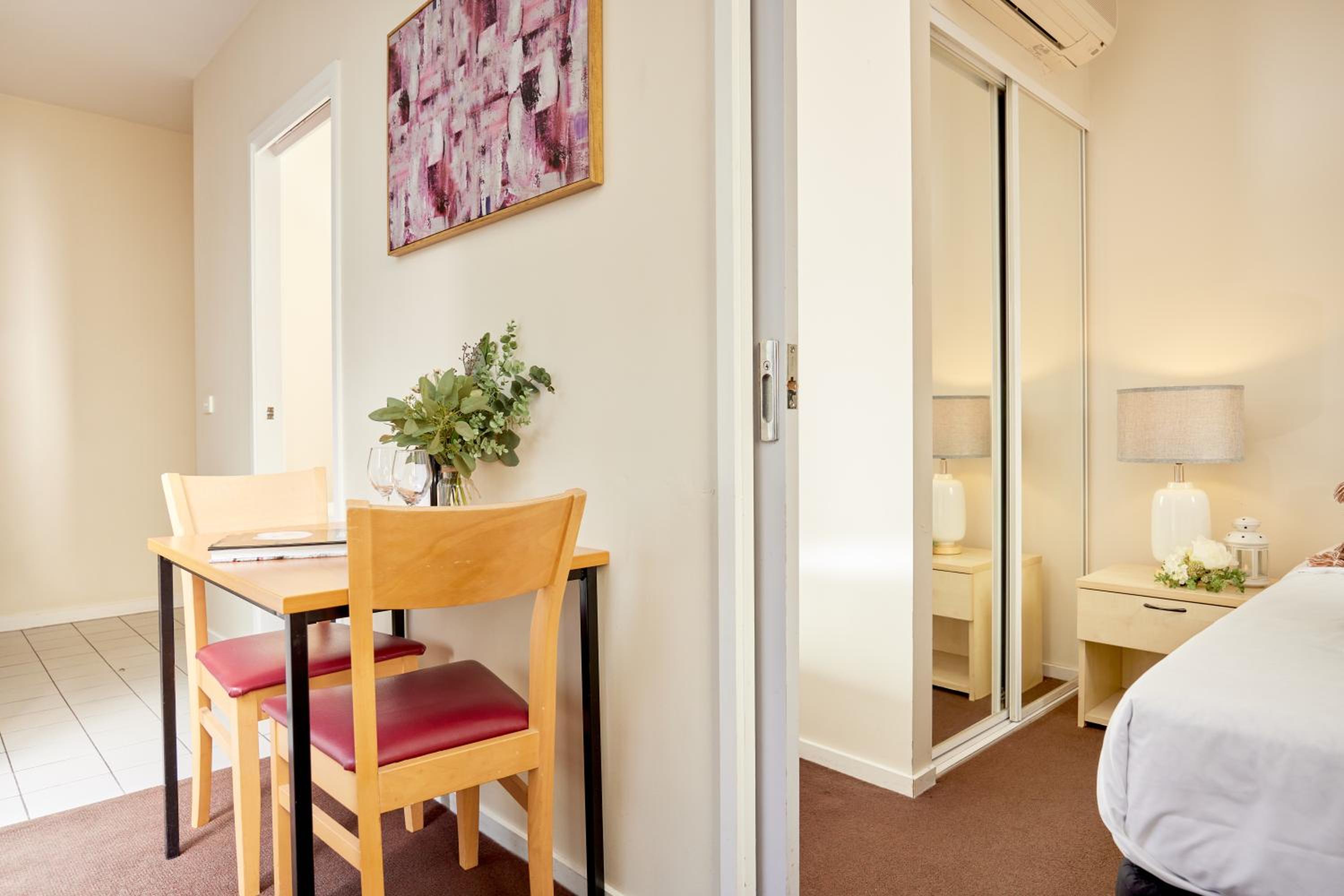 Two Single Bedroom Apartment photo 3