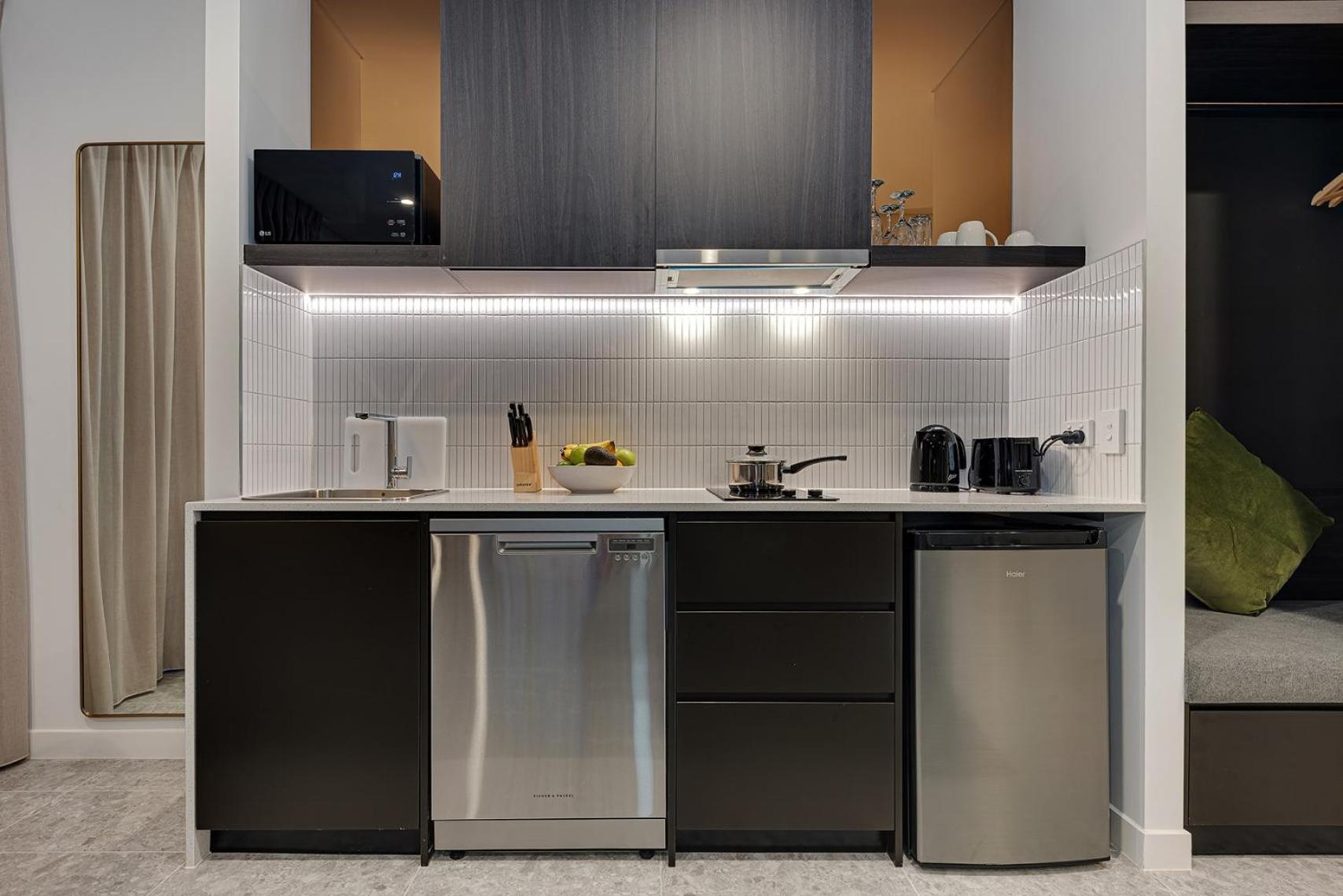 Studio Apartment - Photo 3