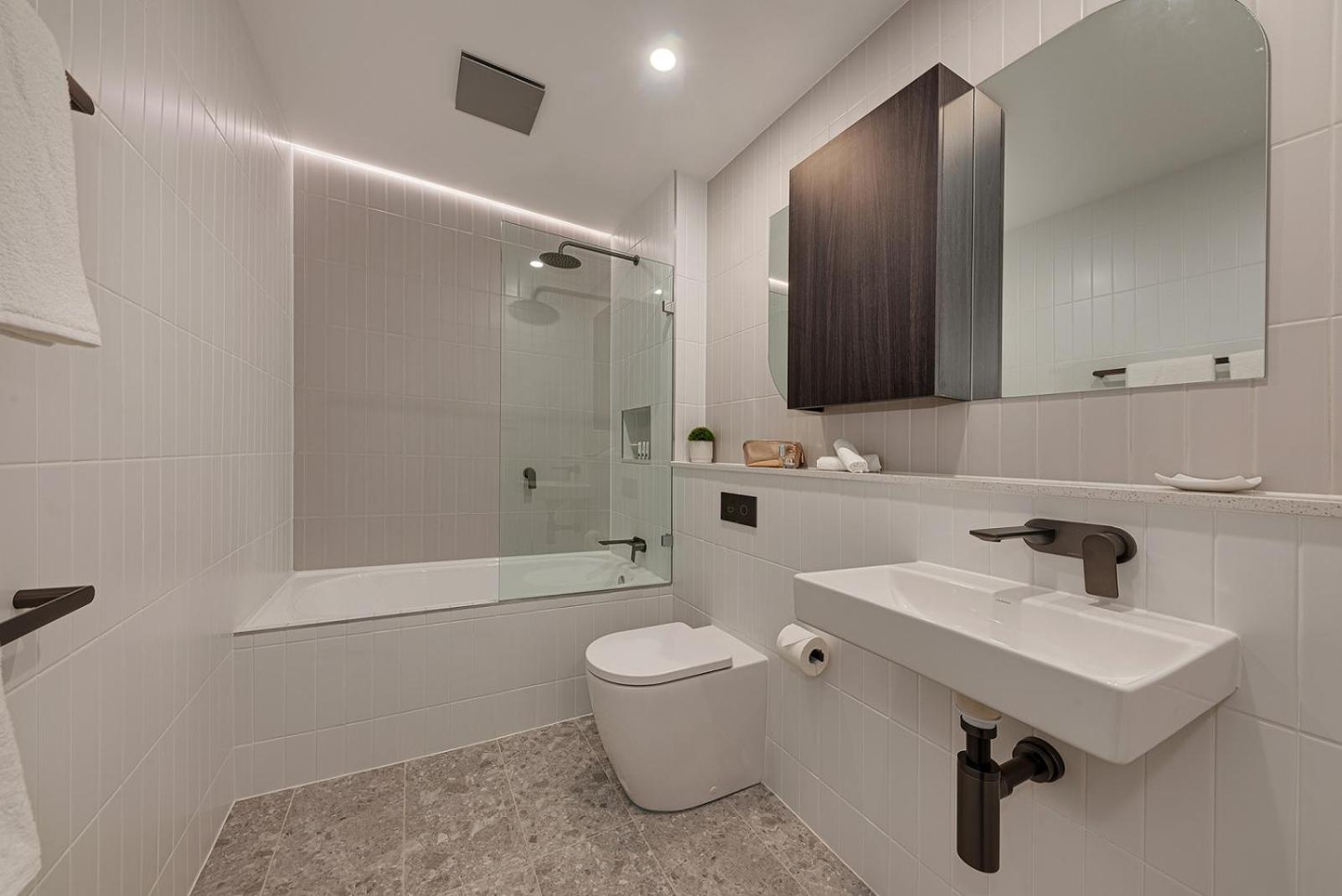 One-Bedroom Apartment - Photo 5
