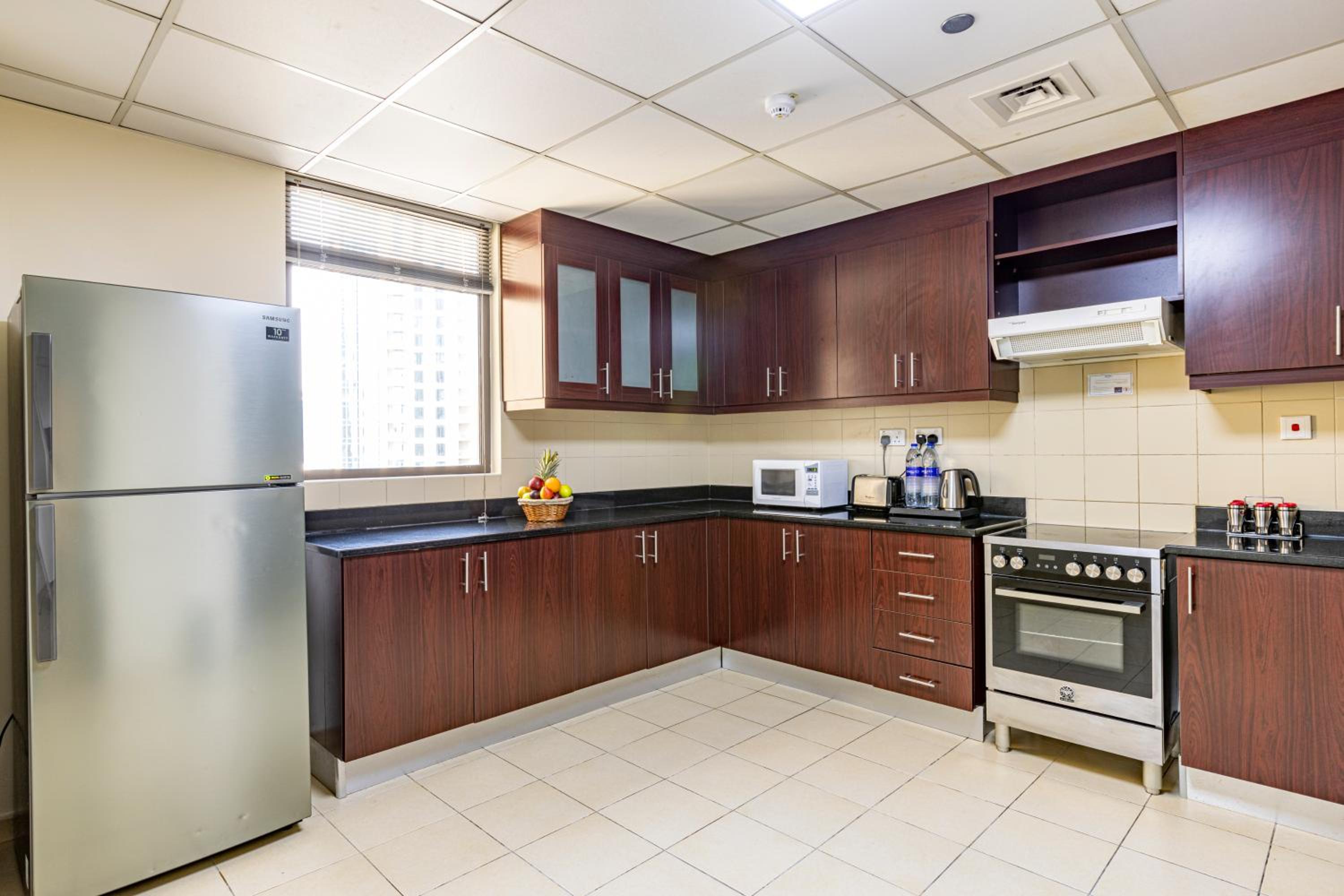 Family Apartment SeaView (04 Bedroom including Maid's room with individual toilet + Livingroom + Kitchen including dishwasher + washing machine) photo 1