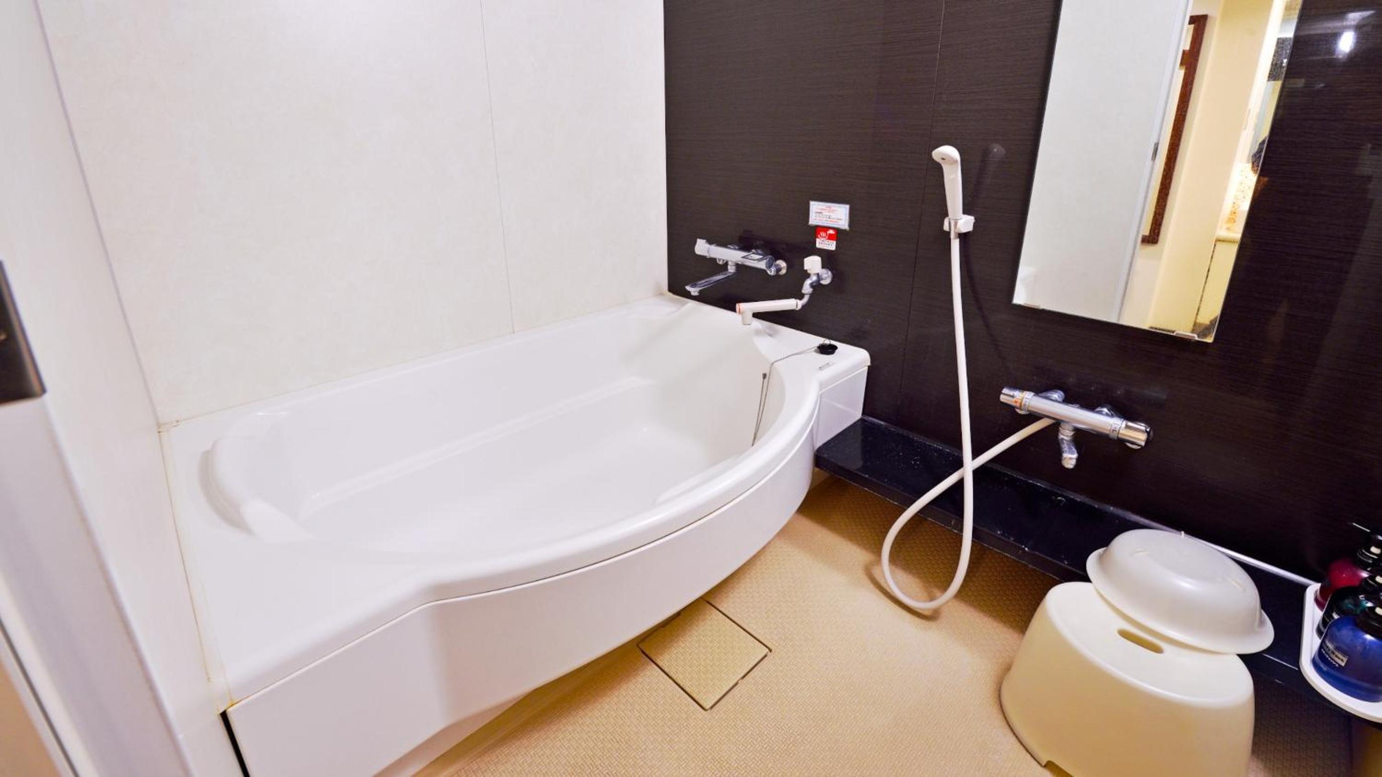 Double Room with Hot Spring Bath and Massage Chair - Non-Smoking - Photo 4