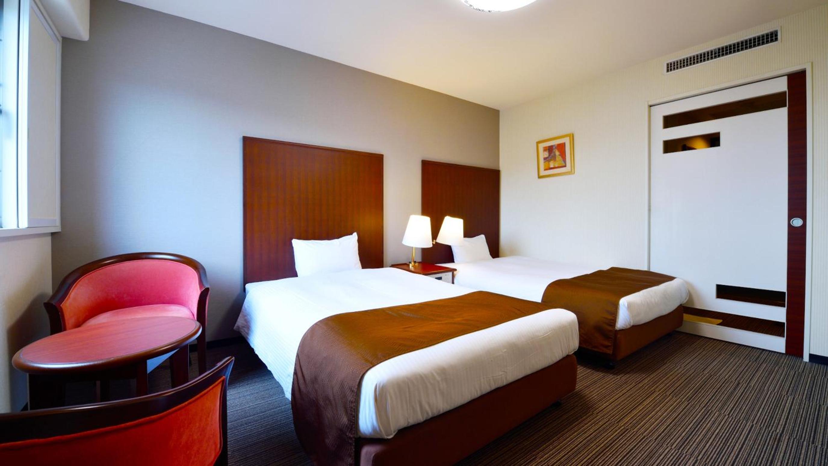 Deluxe Twin Room with Hot Spring Bath- Smoking - Photo 5