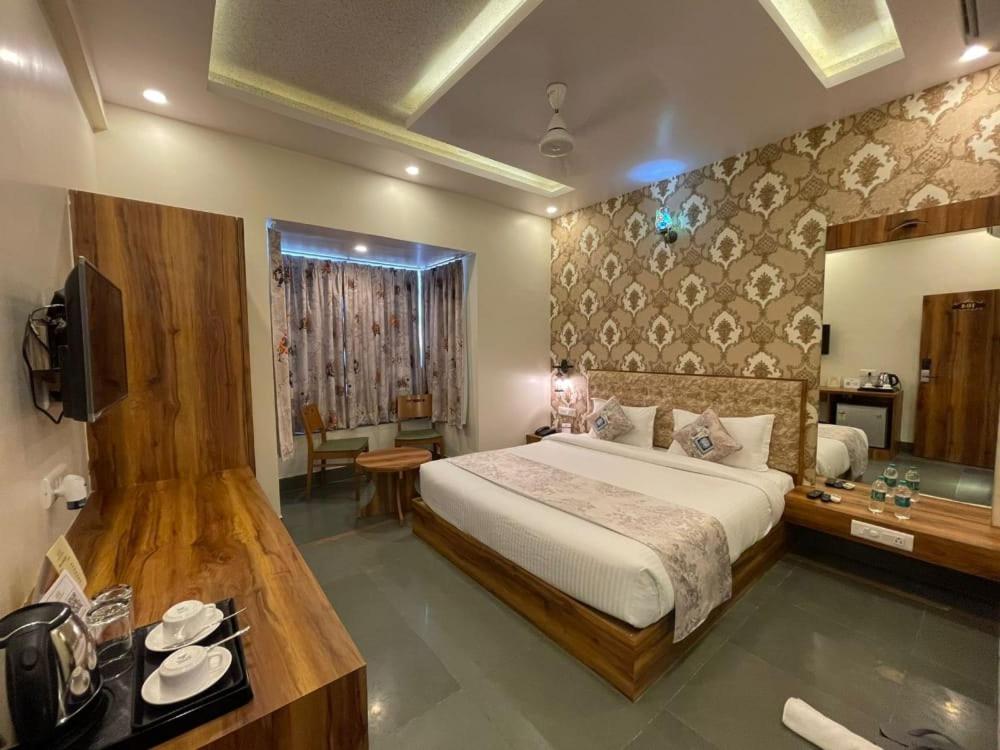 Double Room with Pool View photo 2