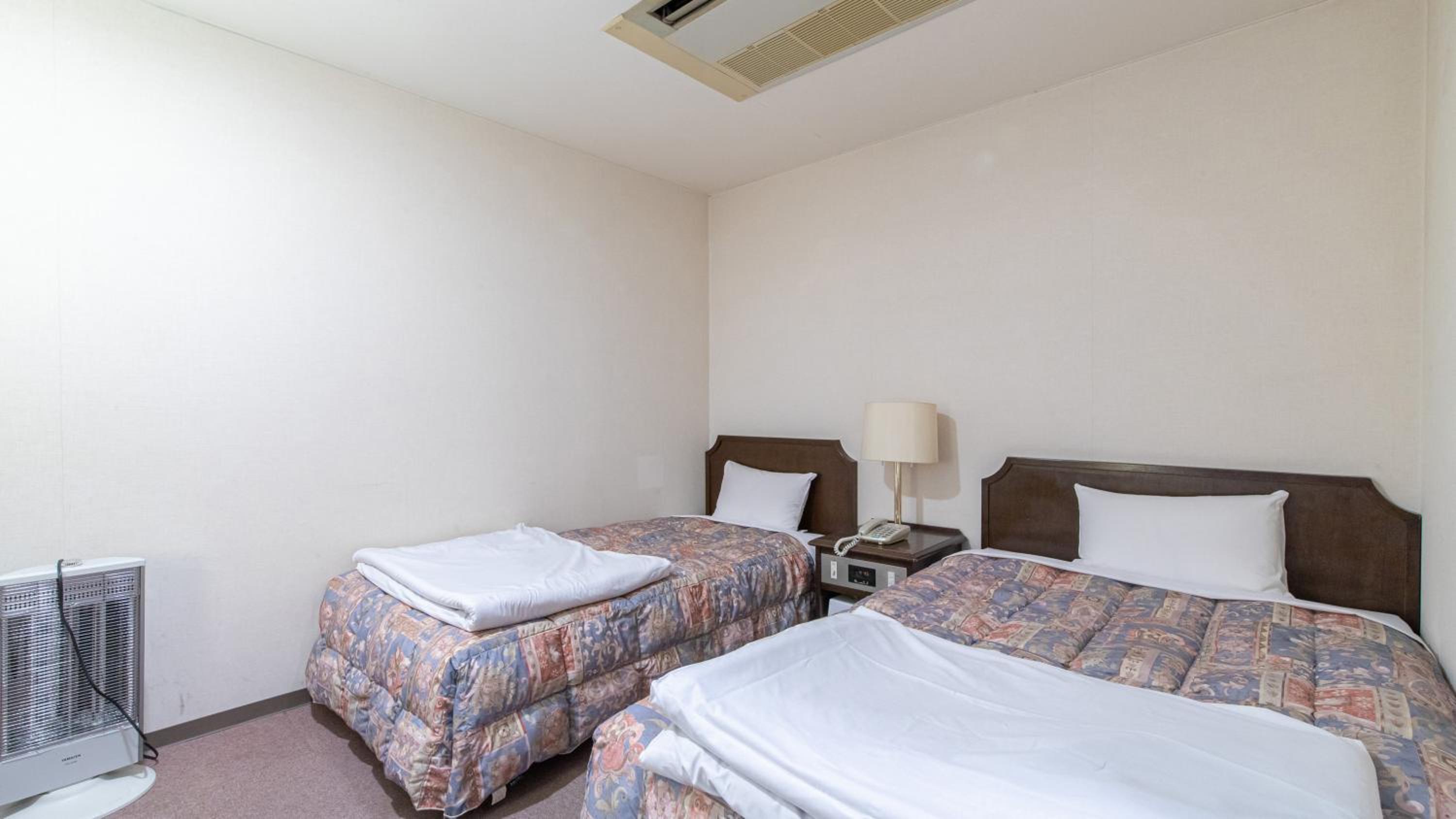 Triple Room - Photo 12