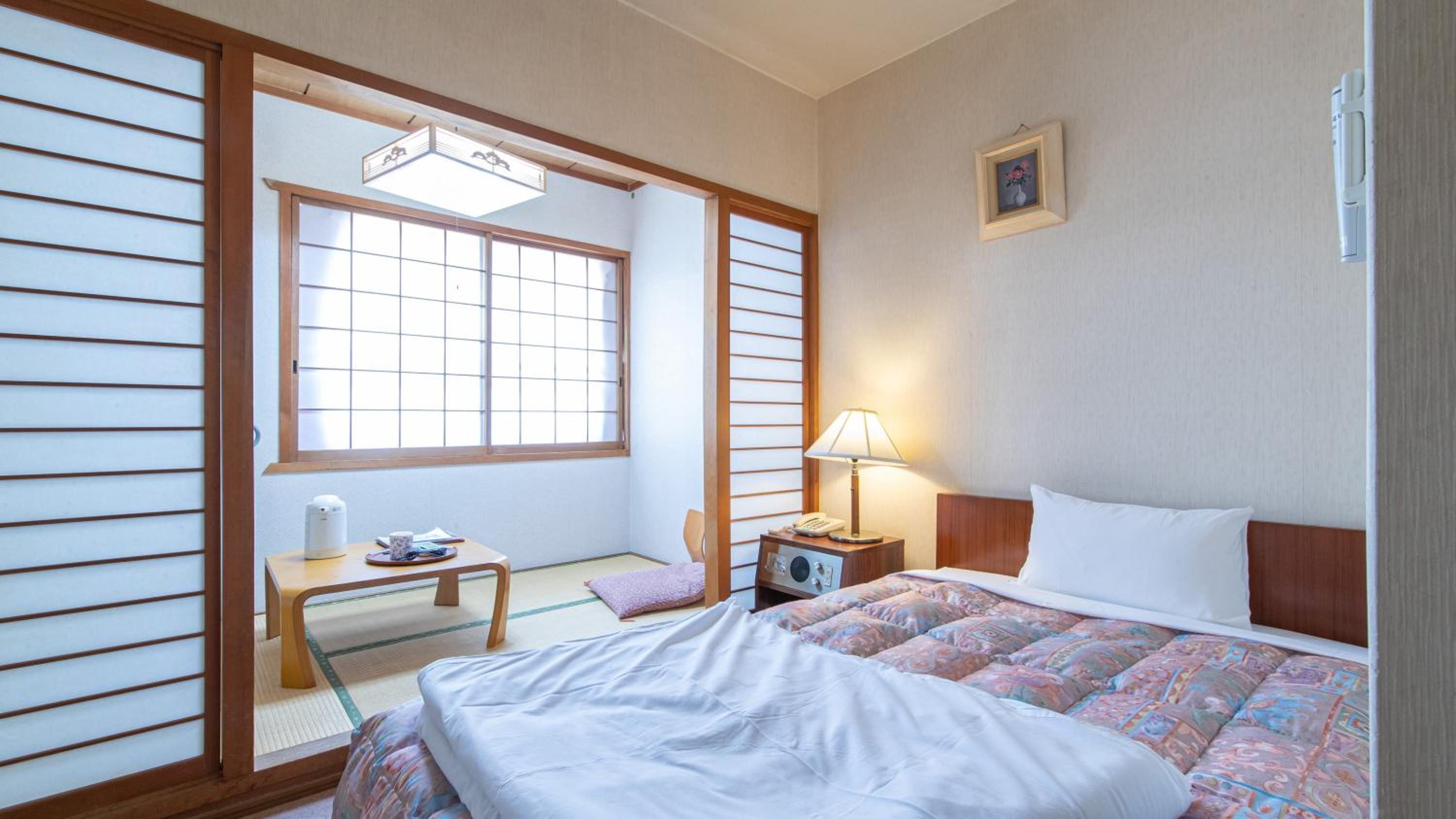 Small Twin Room - Photo 1