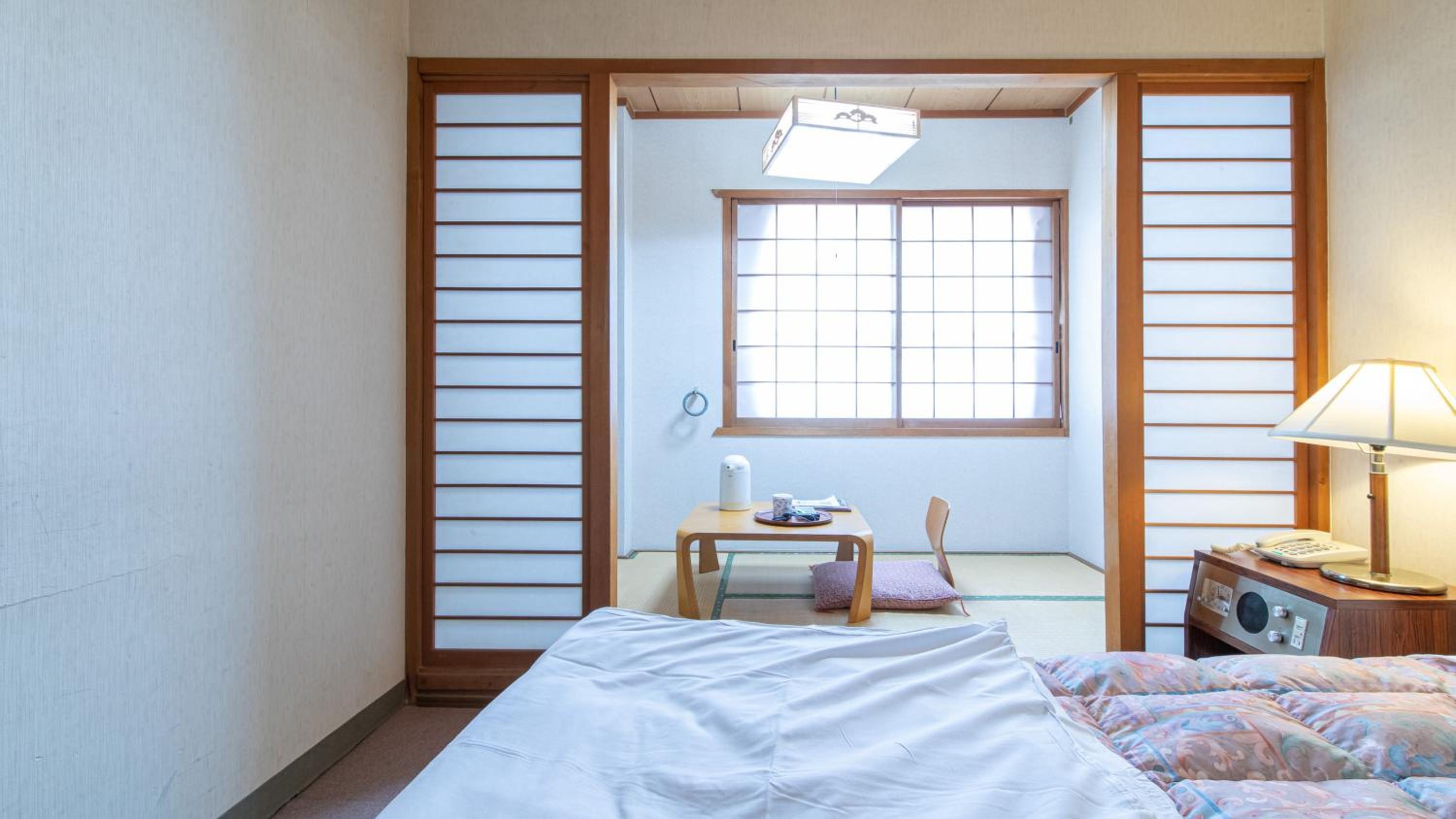 Small Twin Room - Photo 8