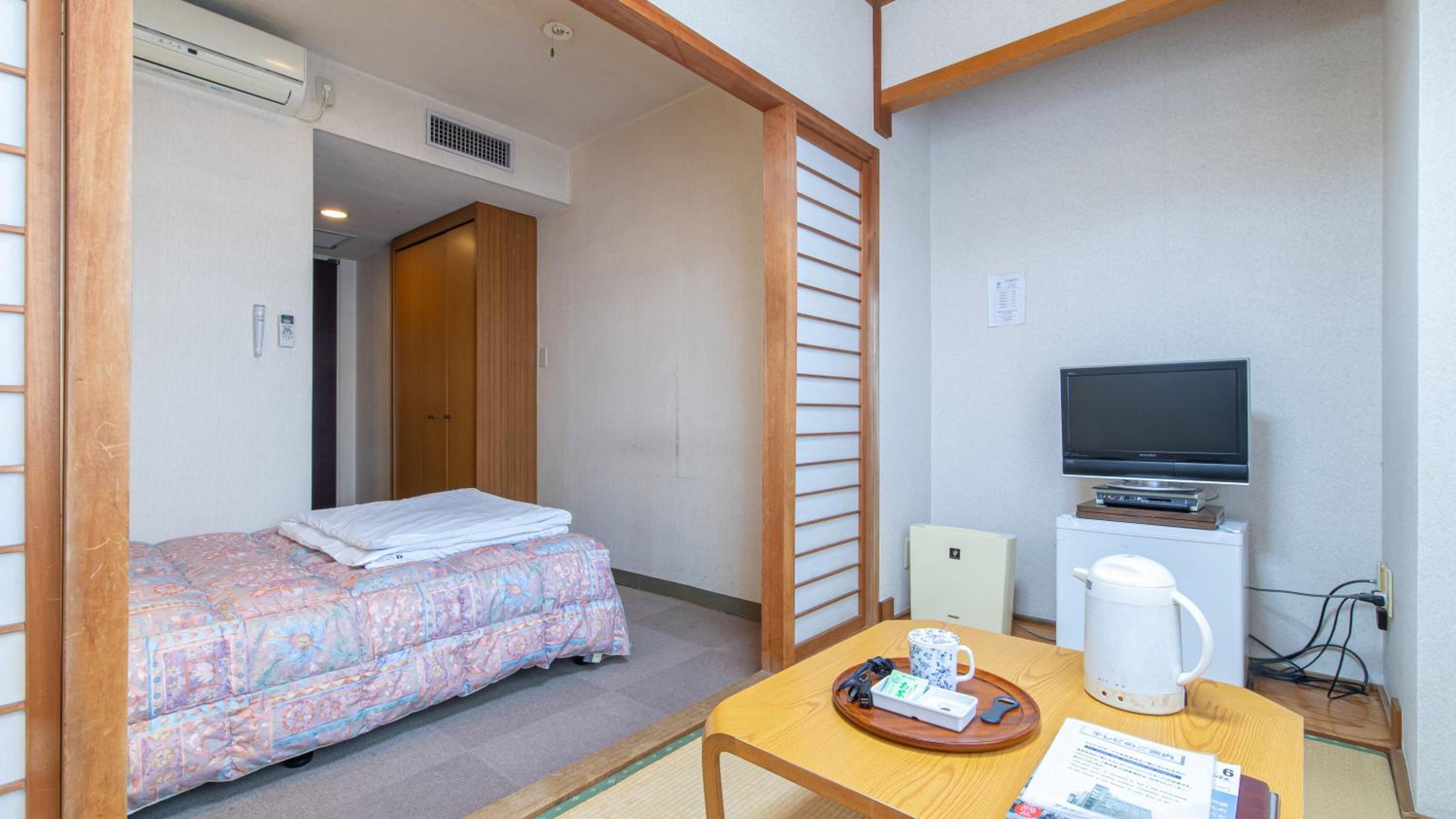 Small Twin Room - Photo 12
