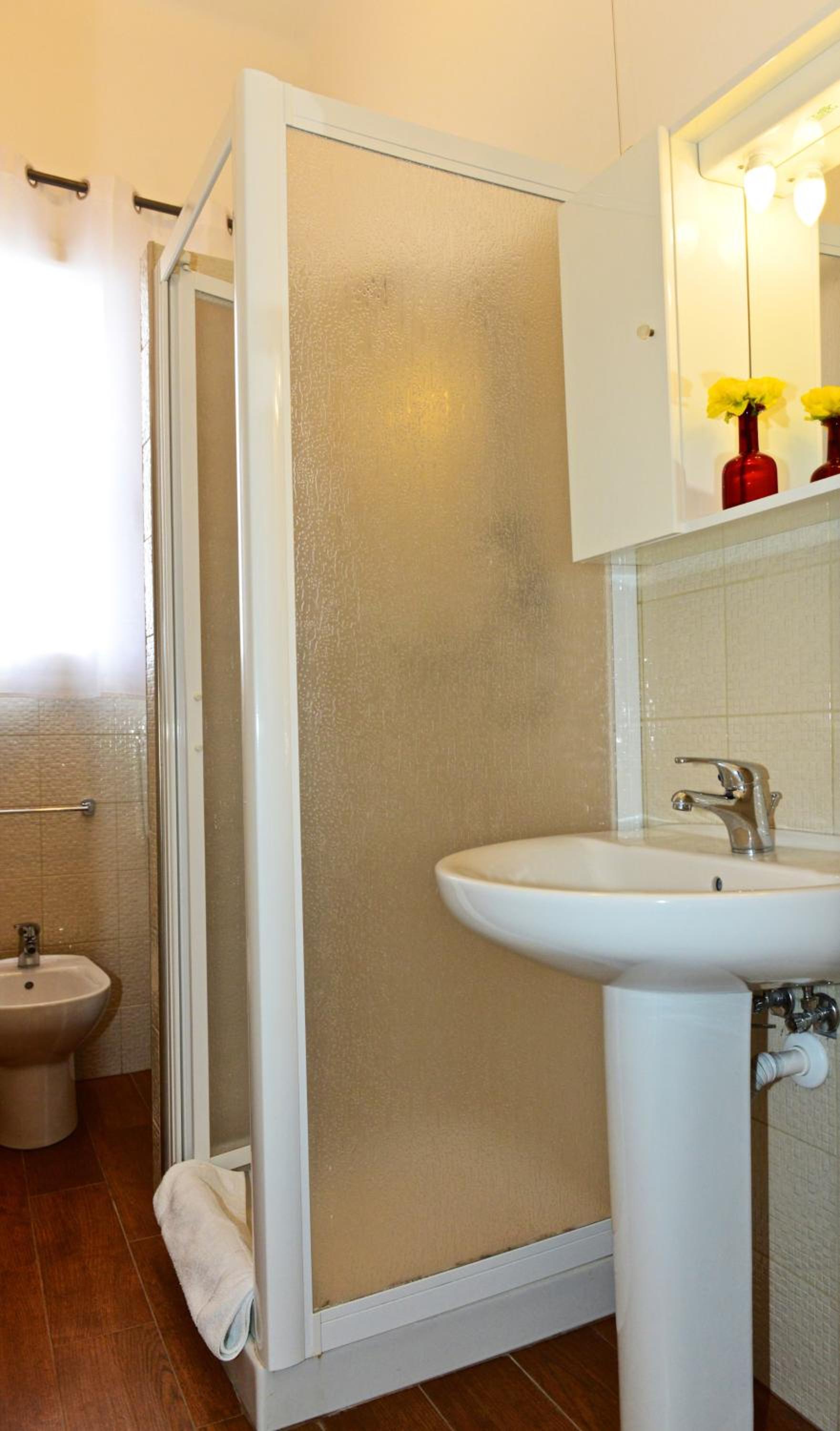 Triple Room - Photo 8