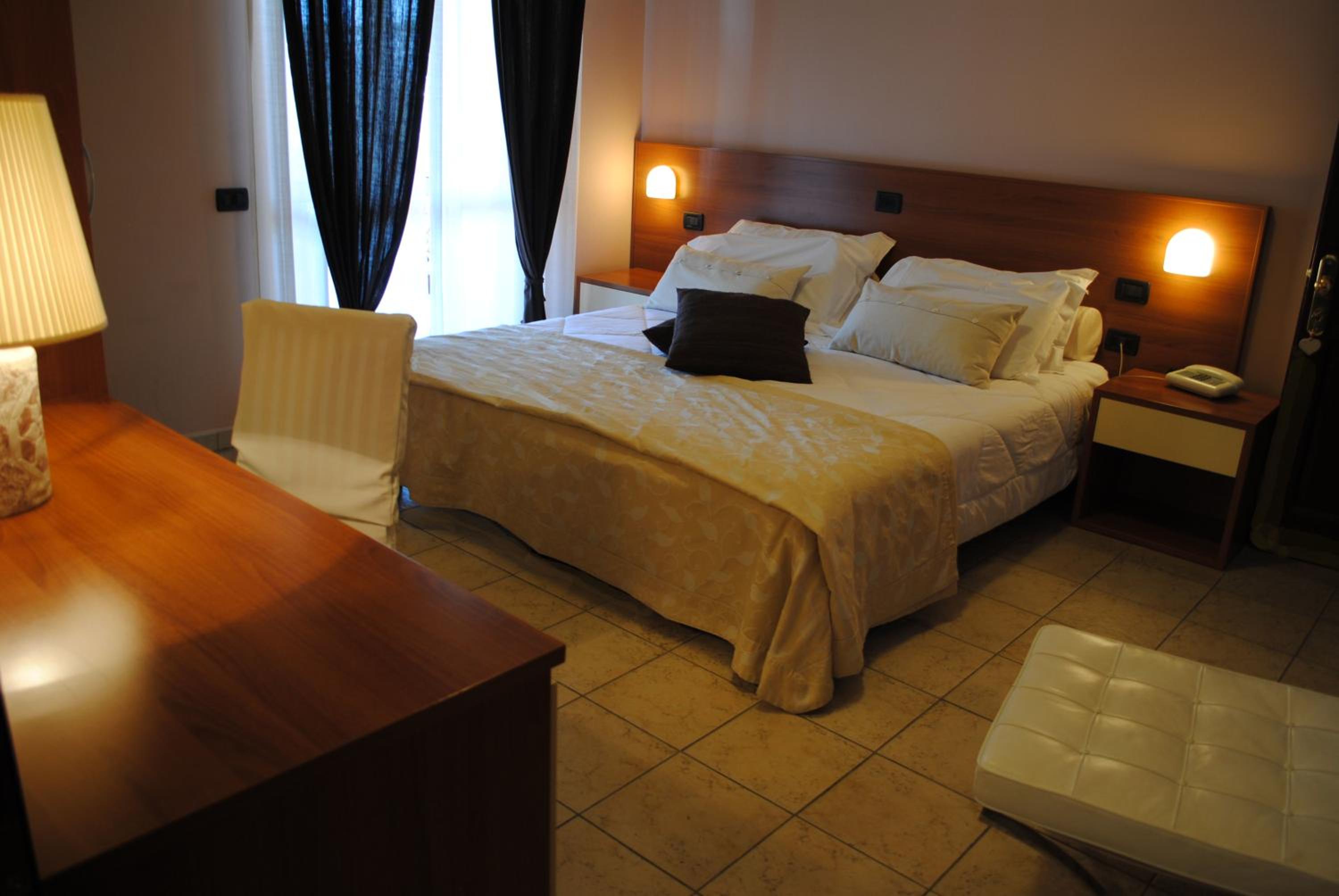 Standard Double Room photo 1