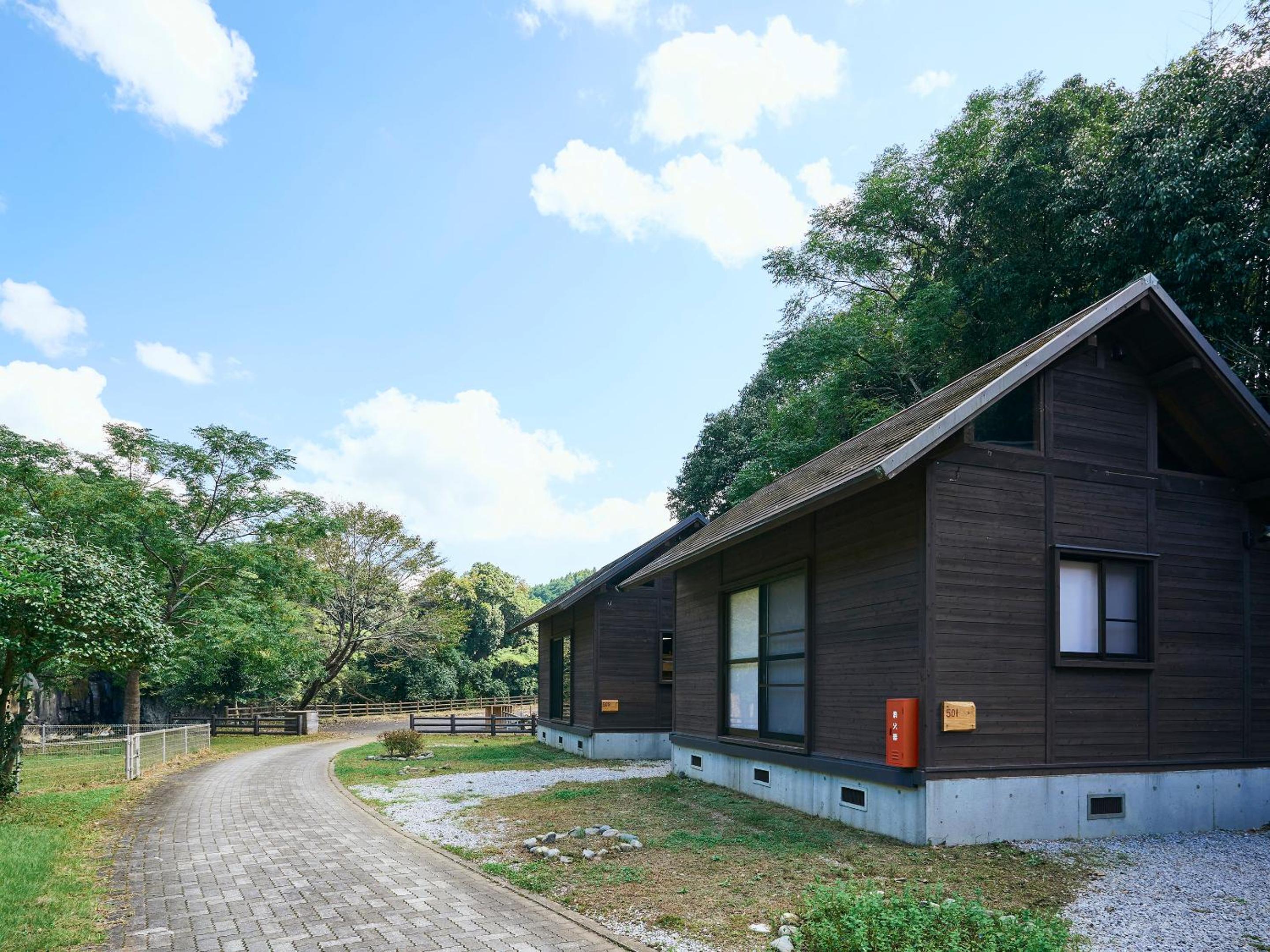 Log House with Private Bathroom photo 2