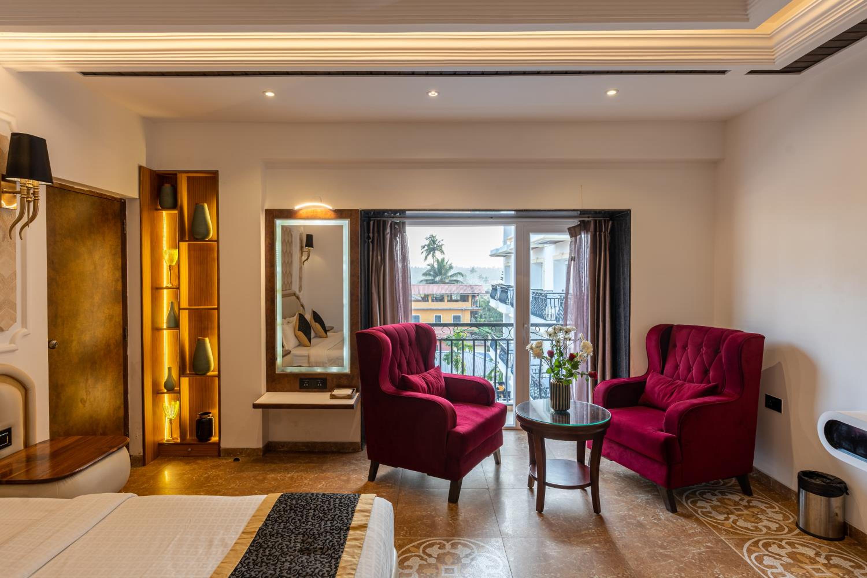 King Suite with Balcony - Photo 12