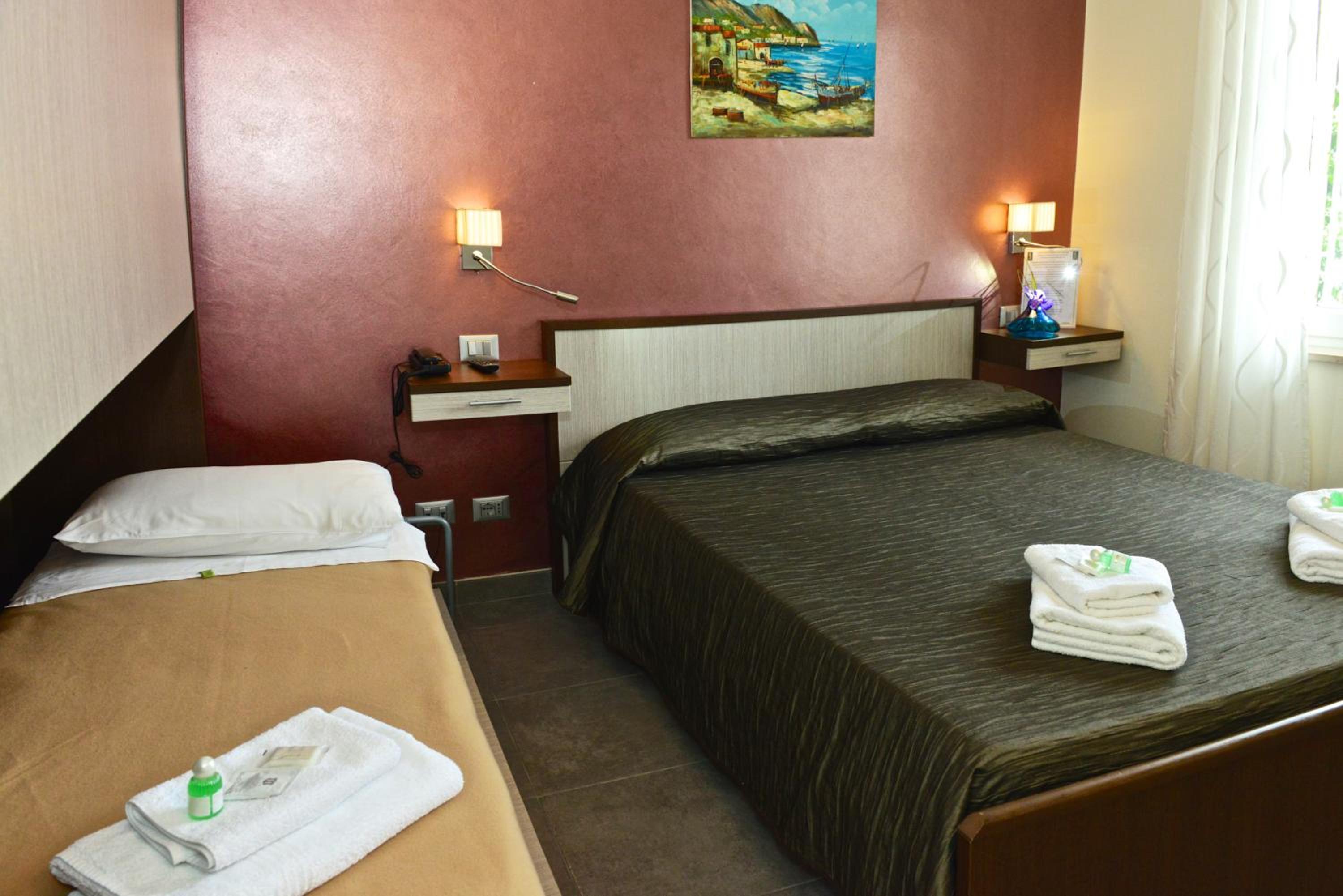 Triple Room - Photo 1