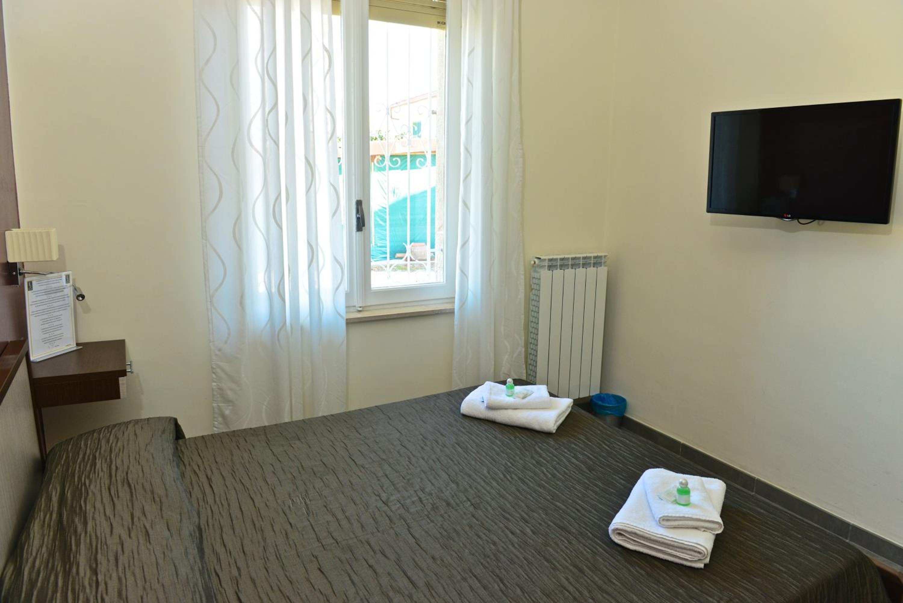 Triple Room - Photo 5