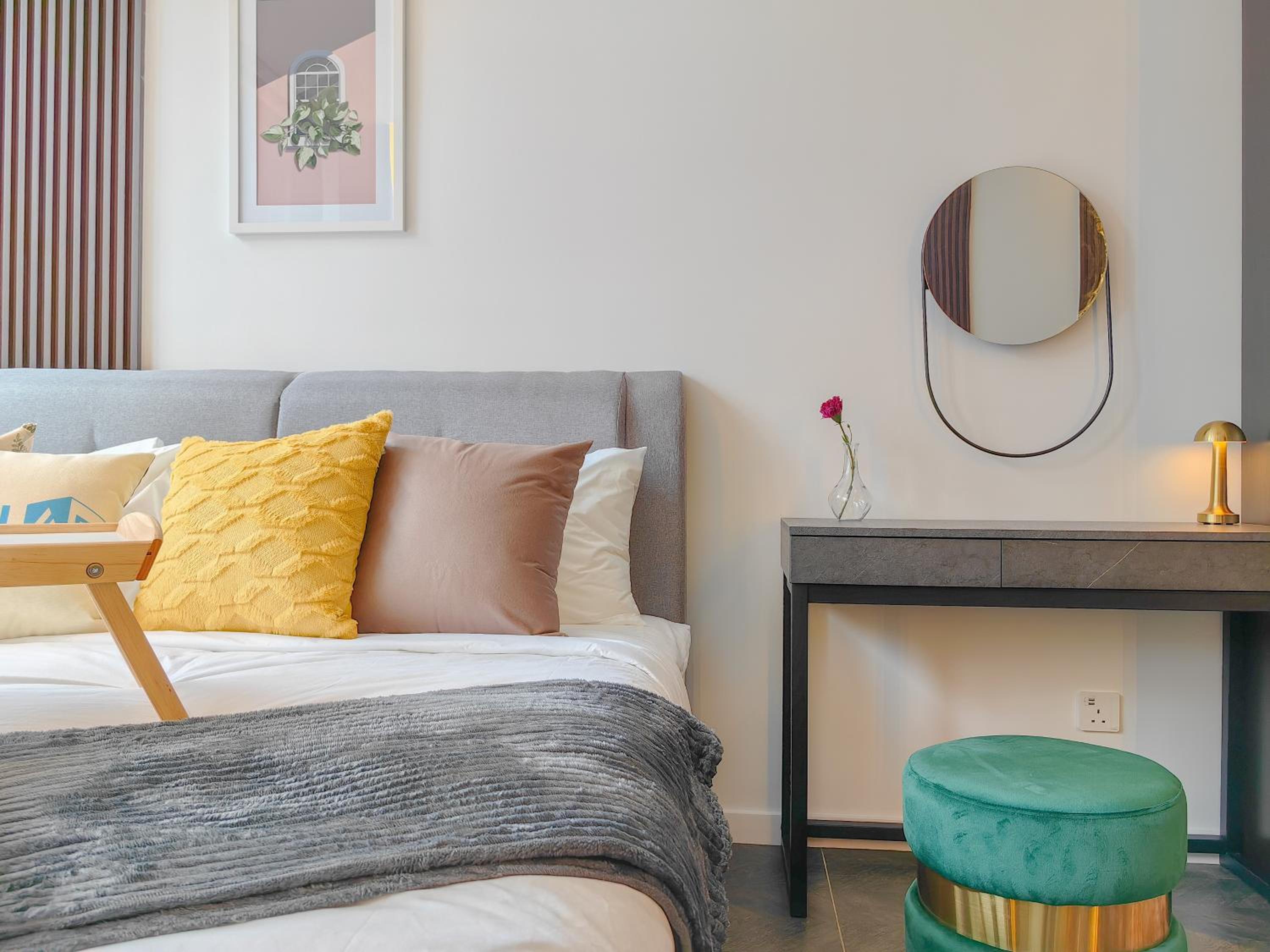 King Studio with Sofa Bed