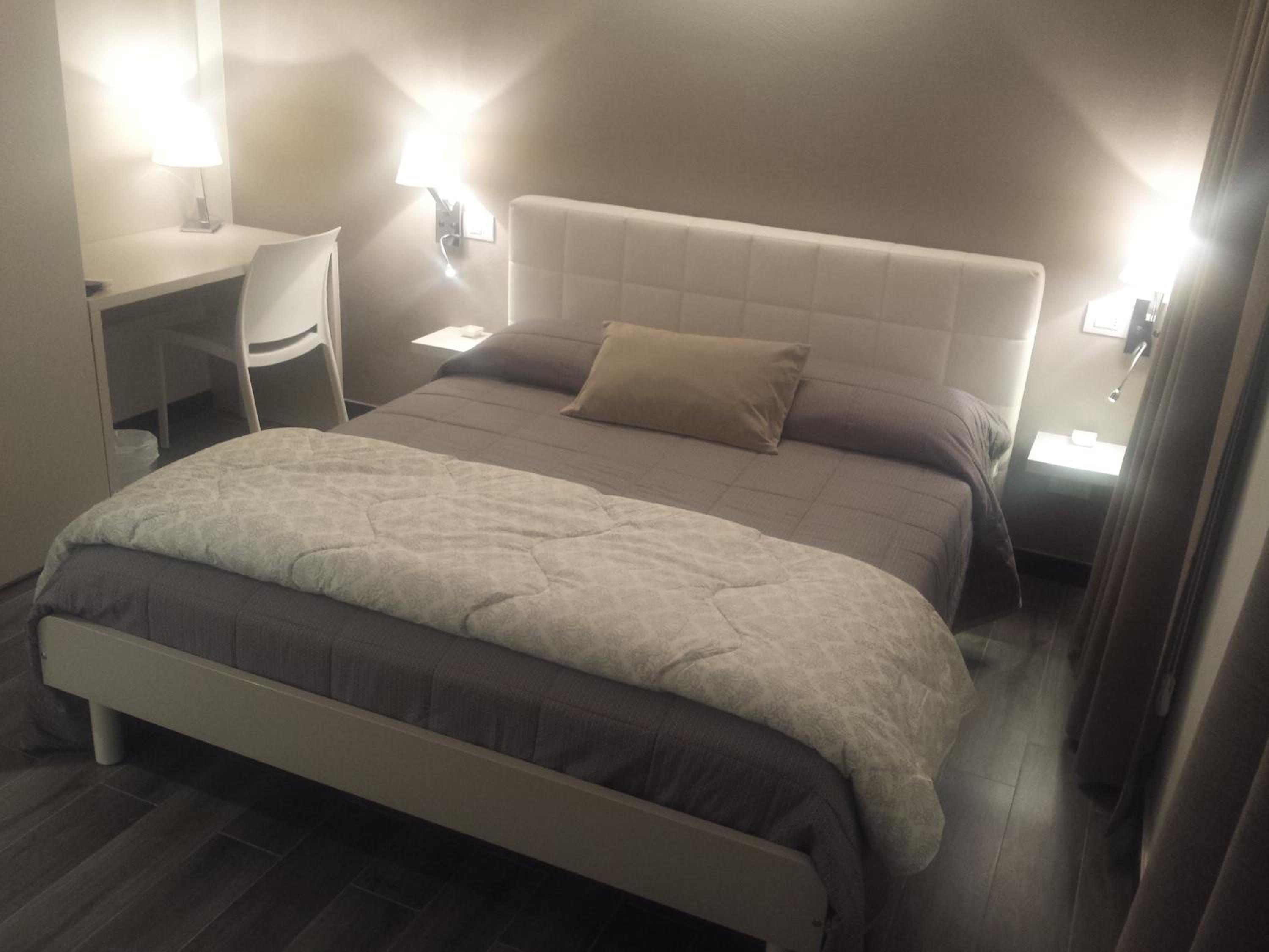 Basic Double Room photo 2