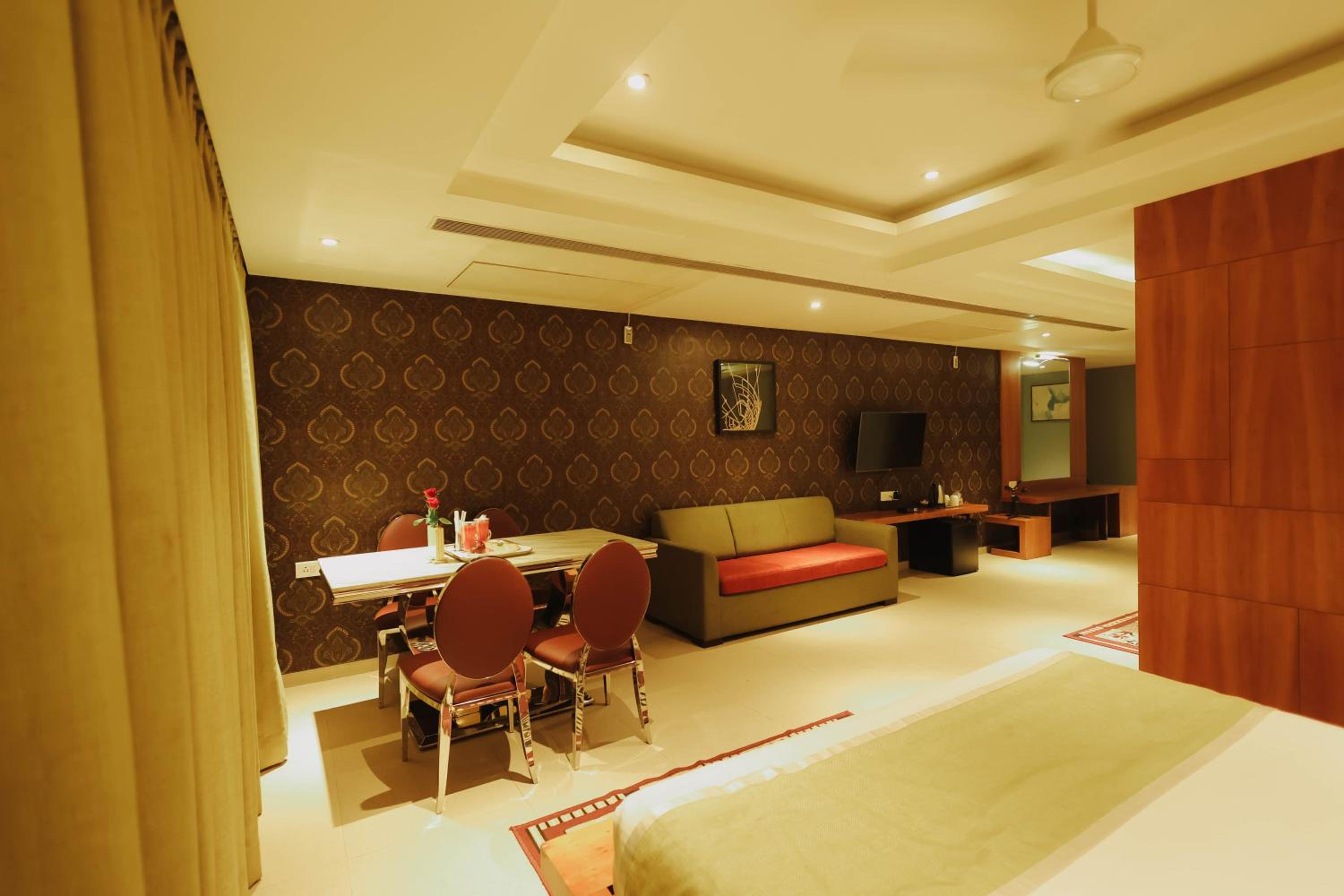 Family Room - Photo 5
