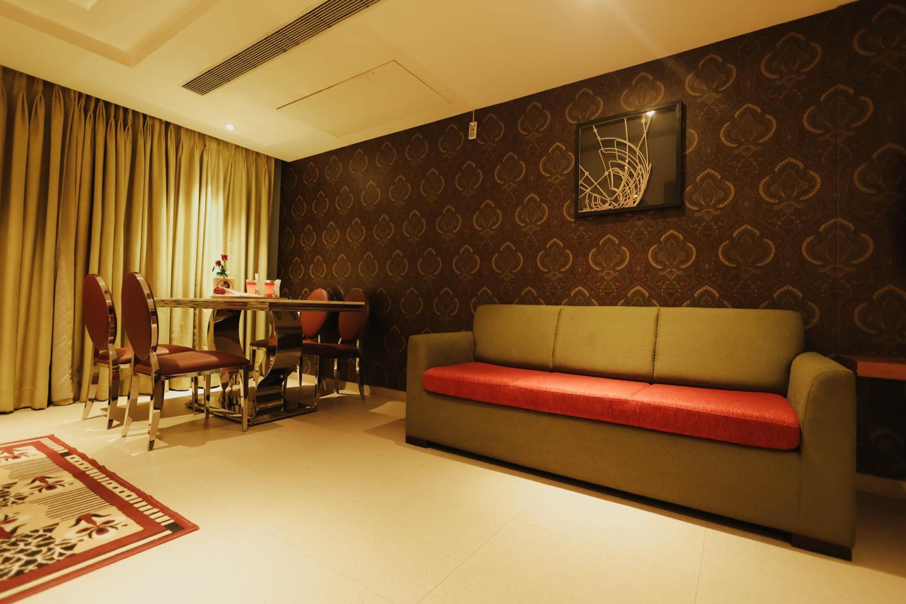 Family Room - Photo 6