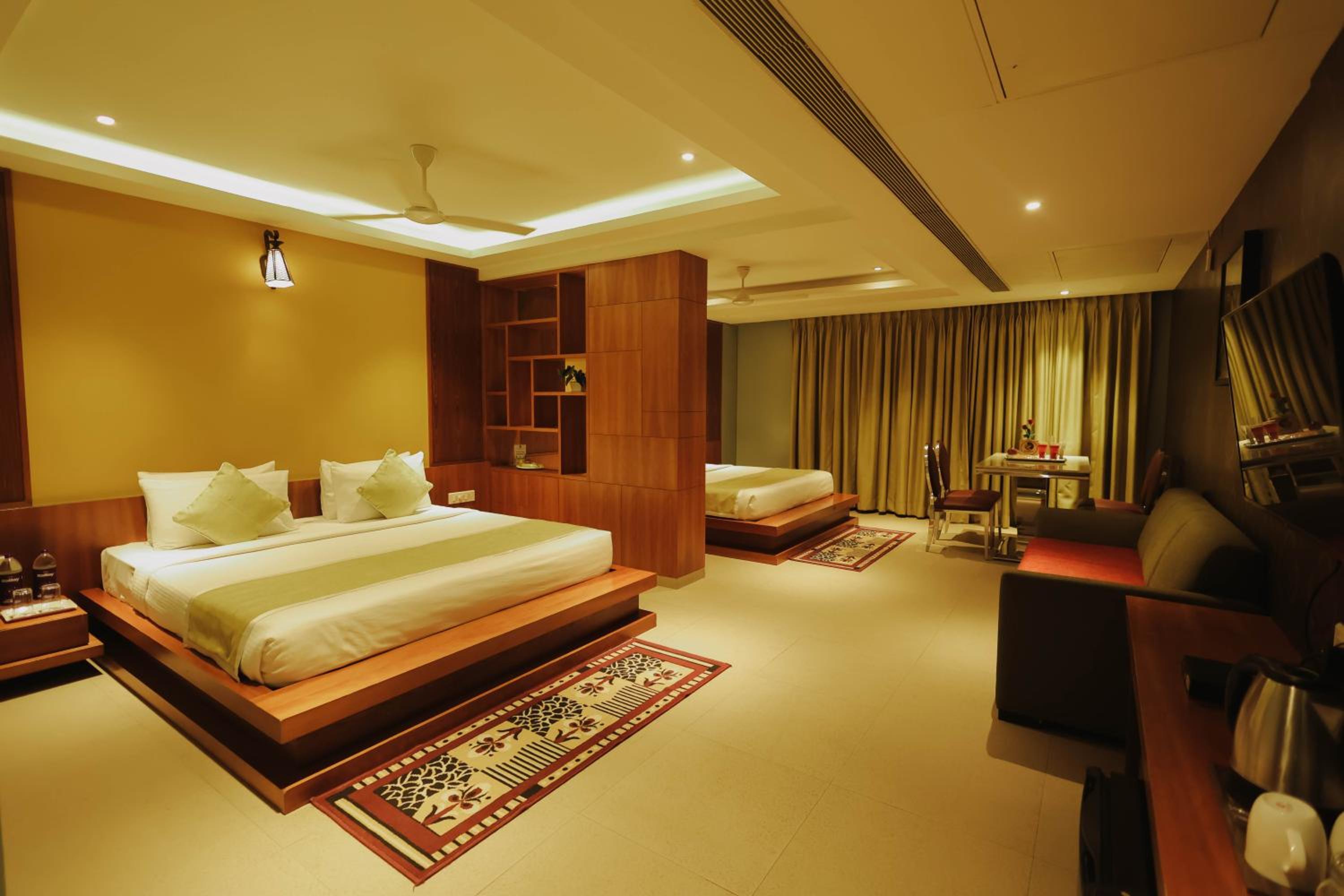 Family Room - Photo 2